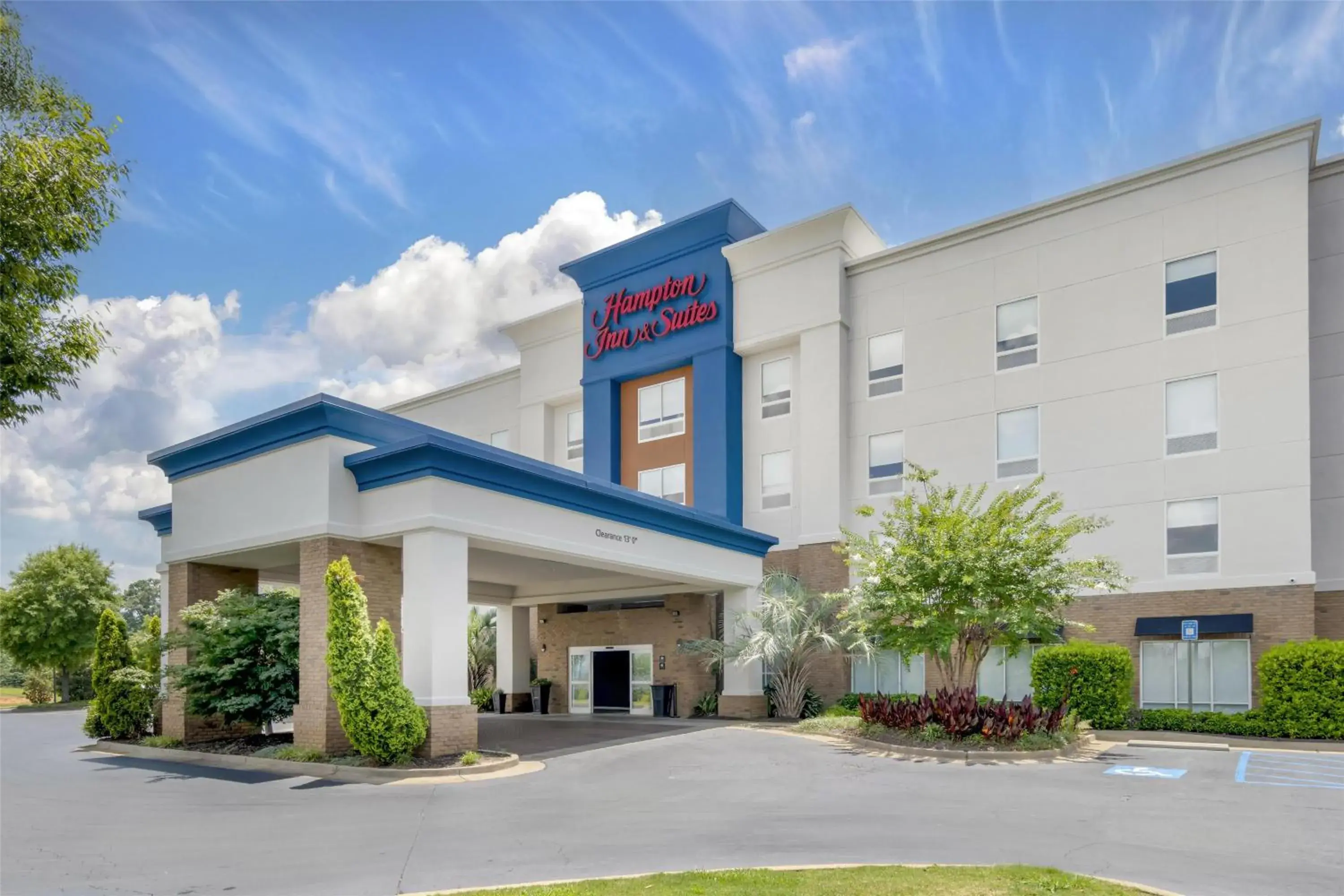 Property building in Hampton Inn & Suites Phenix City- Columbus Area Property building in Hampton Inn & Suites Phenix City- Columbus Area
