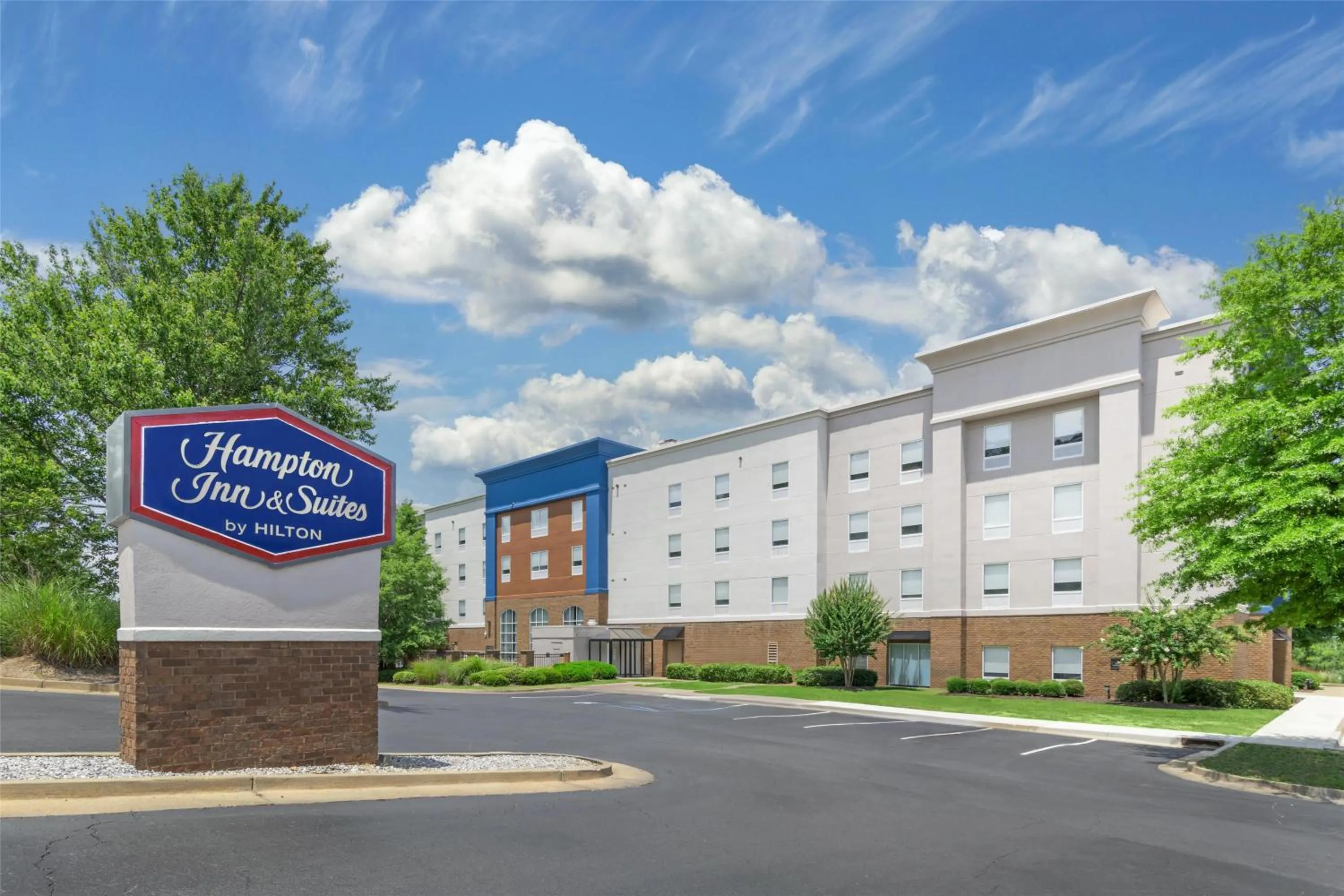 Property building in Hampton Inn & Suites Phenix City- Columbus Area