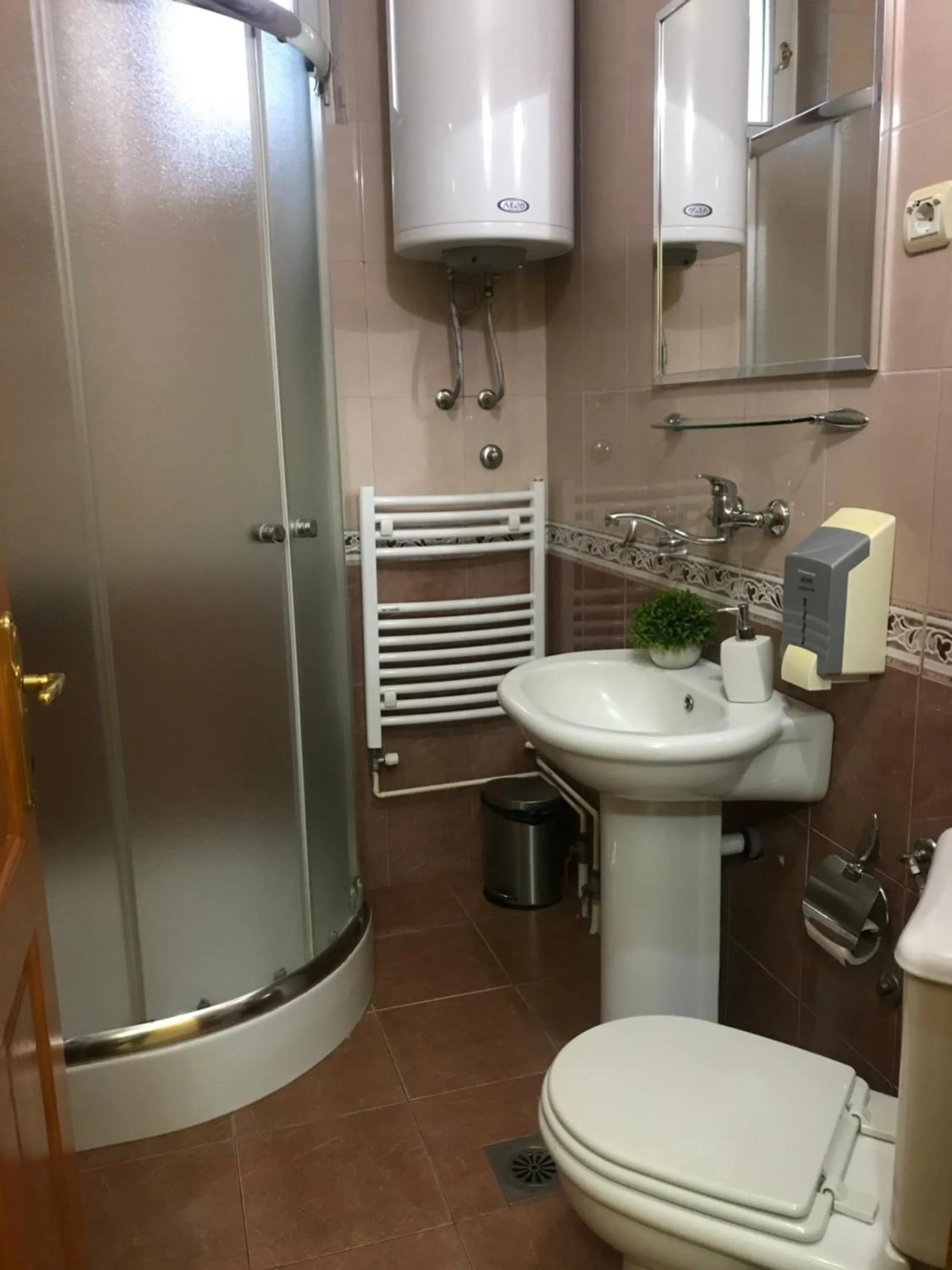 Shower in Siesta