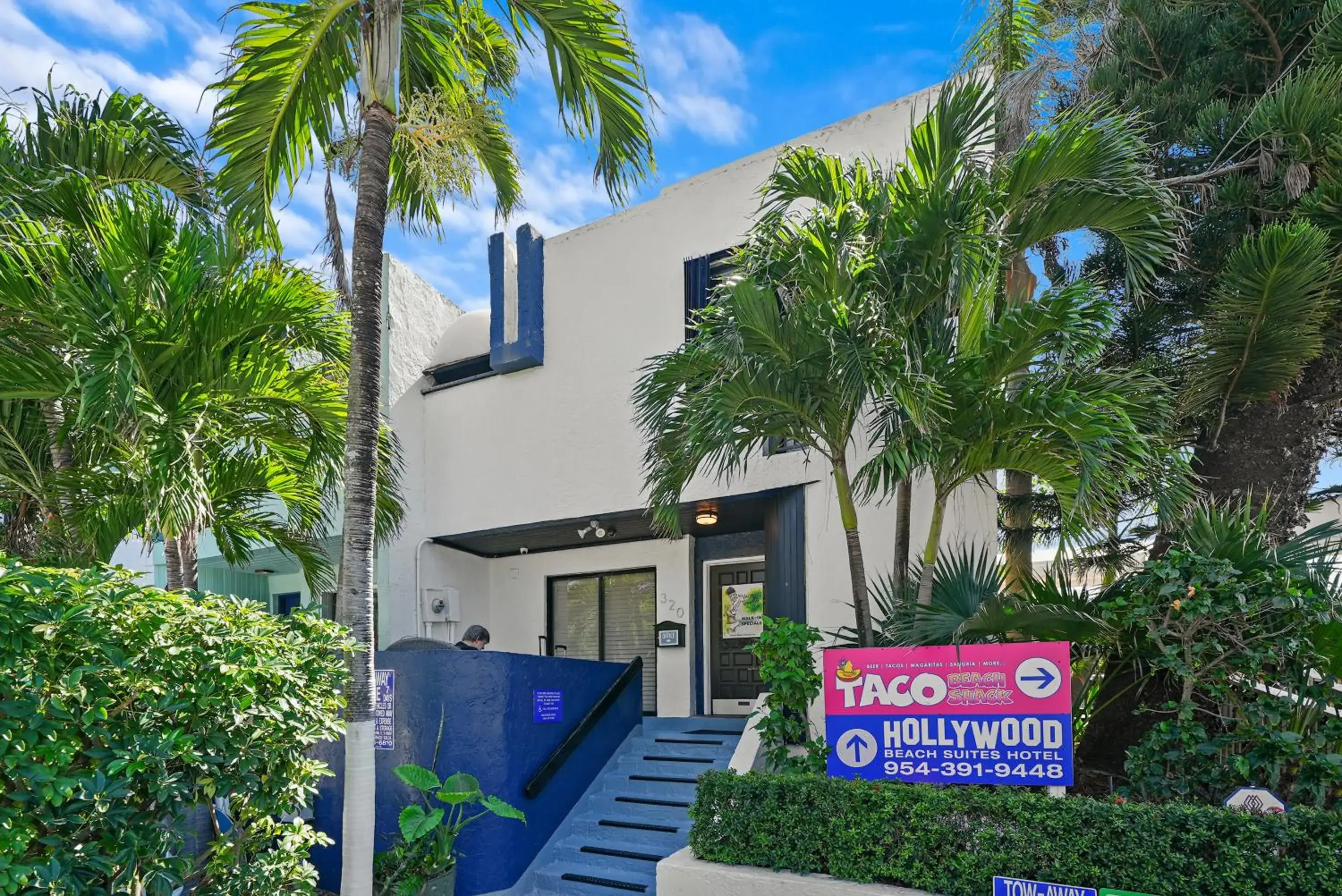 Property building in Hollywood Beach Suites and Hotel Property building in Hollywood Beach Suites and Hotel