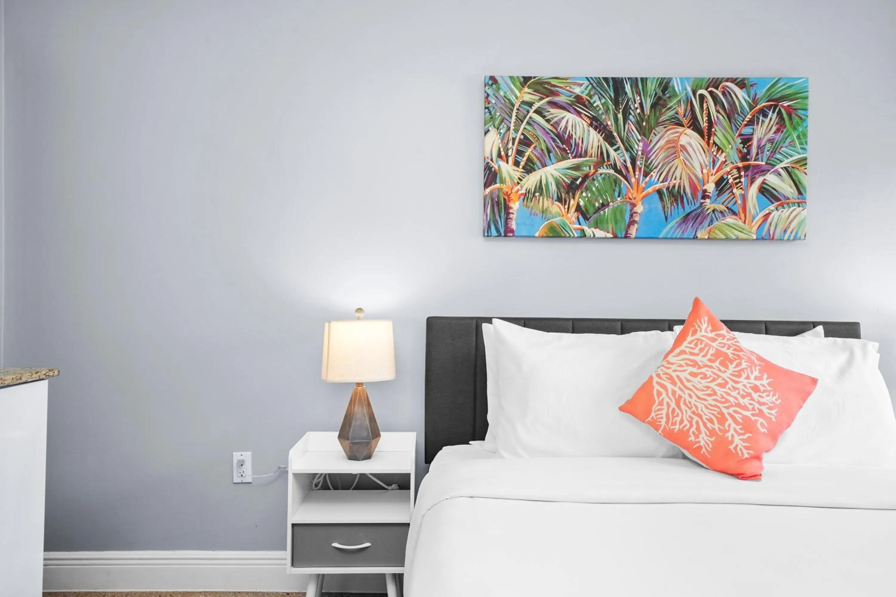 Bed in Hollywood Beach Suites and Hotel