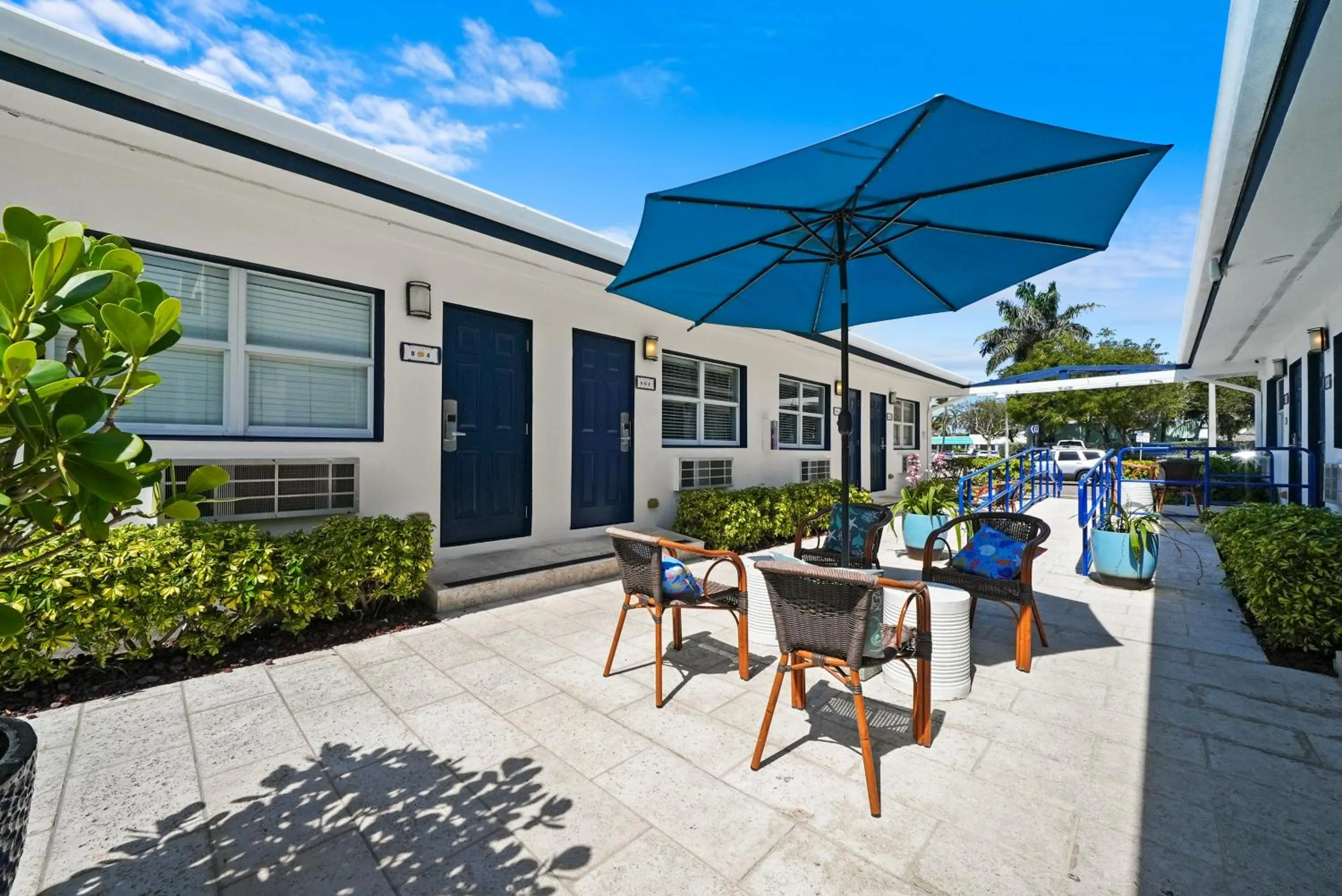Patio in Hollywood Beach Suites and Hotel