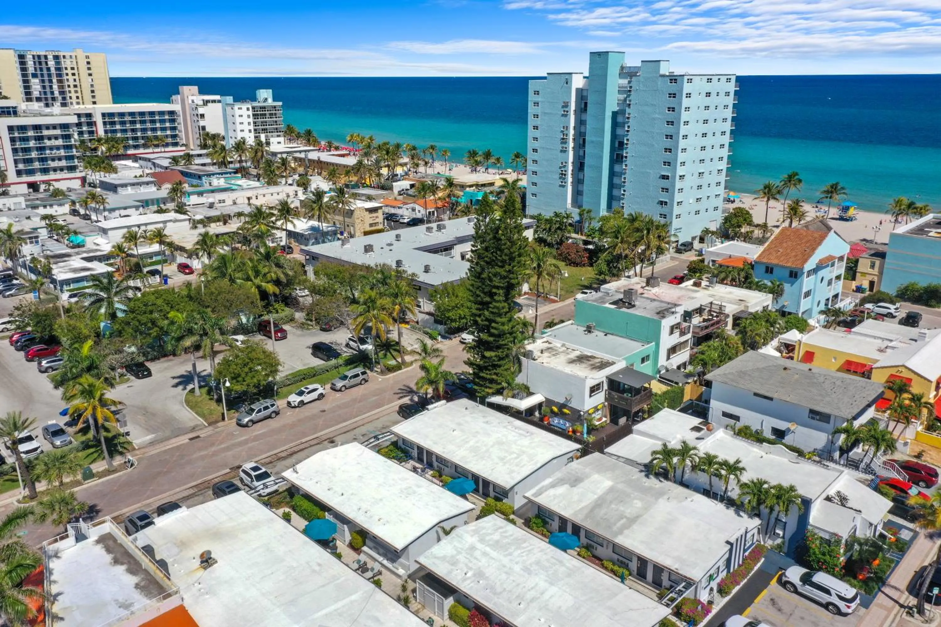 Neighbourhood in Hollywood Beach Suites and Hotel