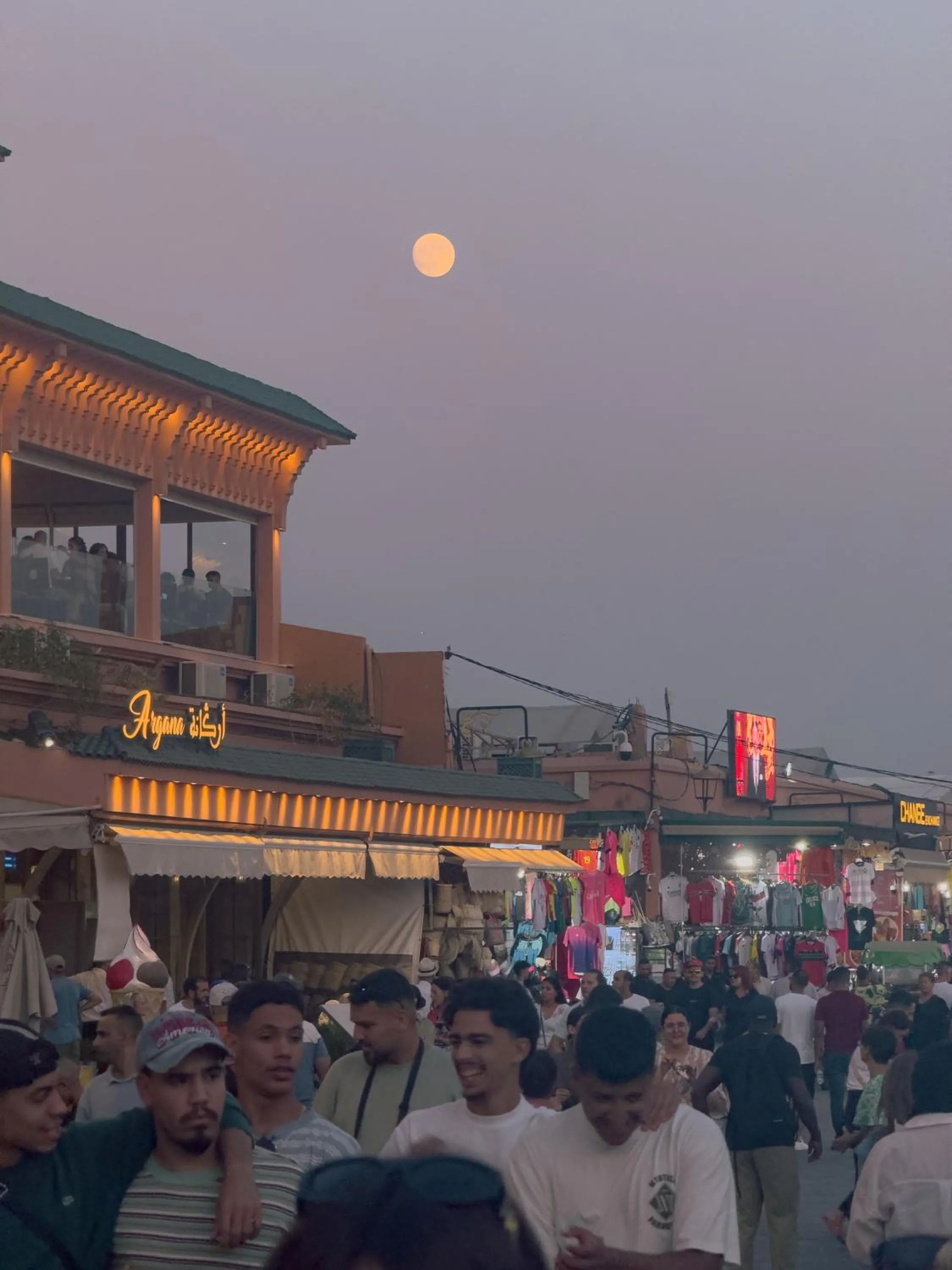 Staff in Riad Lapis-lazuli