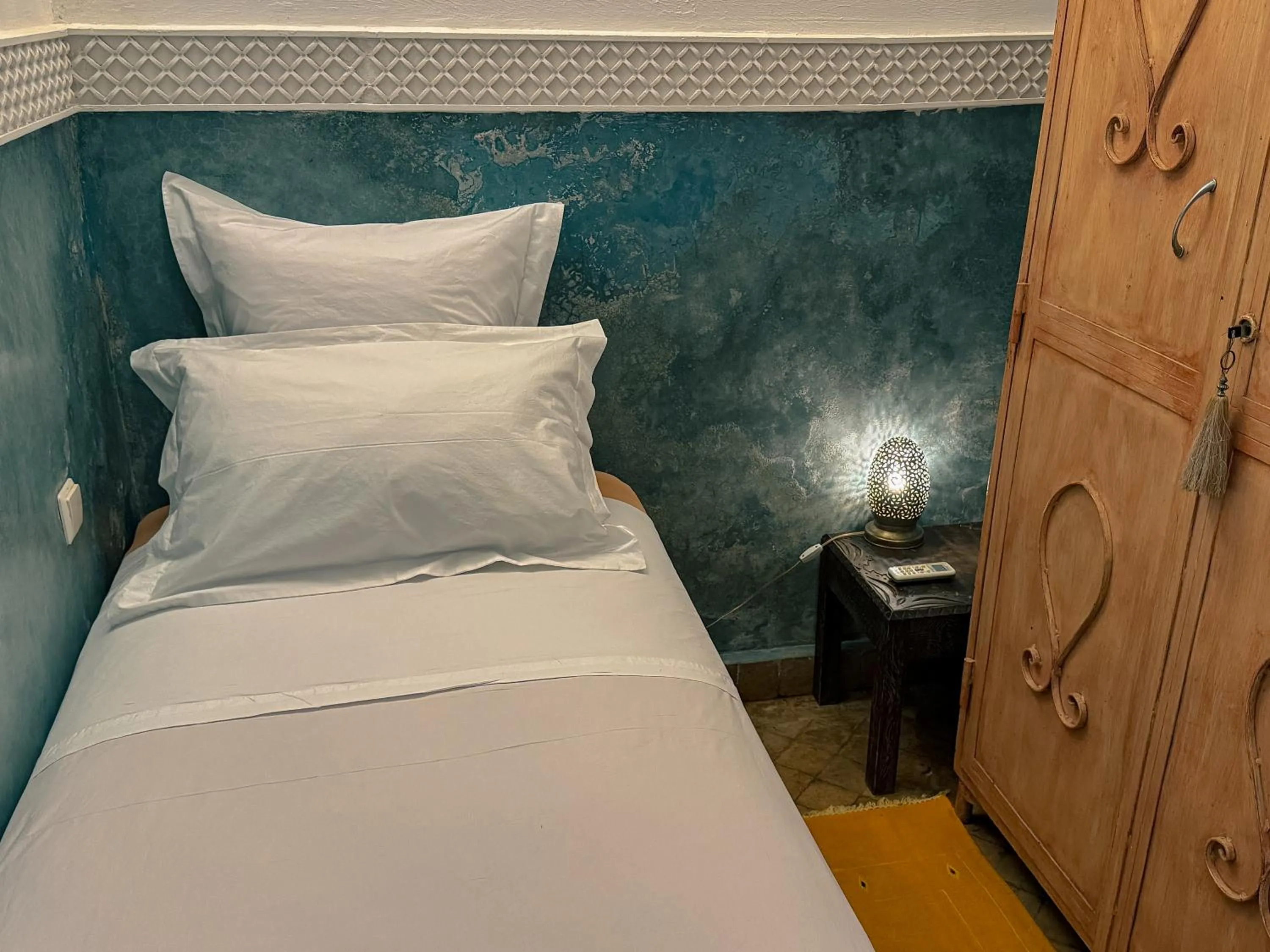Bed in Riad Lapis-lazuli