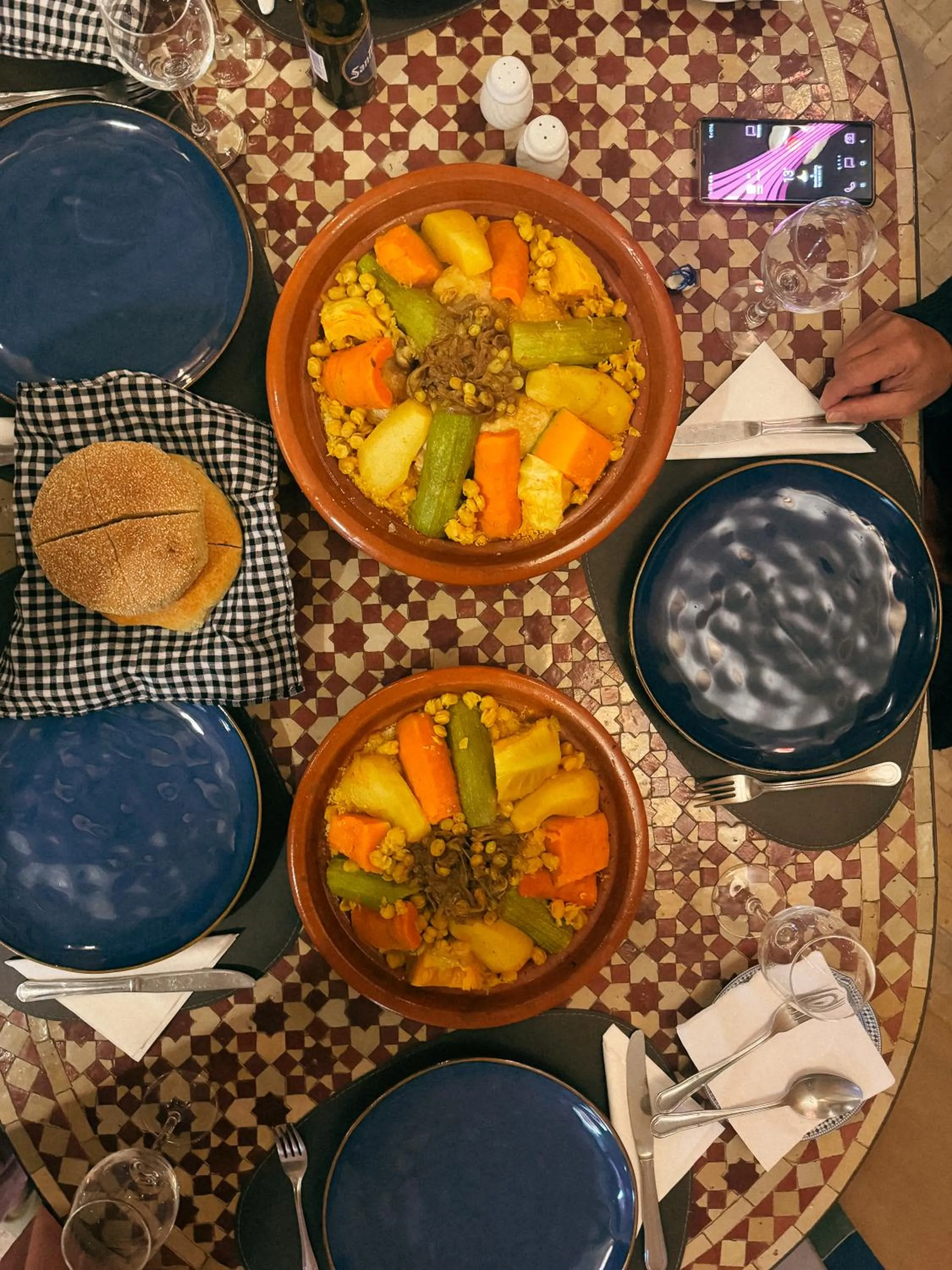 Restaurant/places to eat in Riad Lapis-lazuli