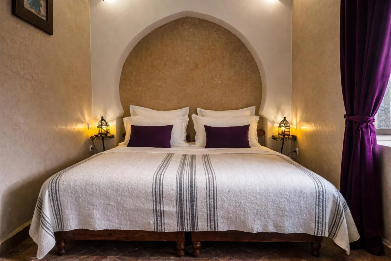 Photo of the whole room, Bed in Riad Lapis-lazuli