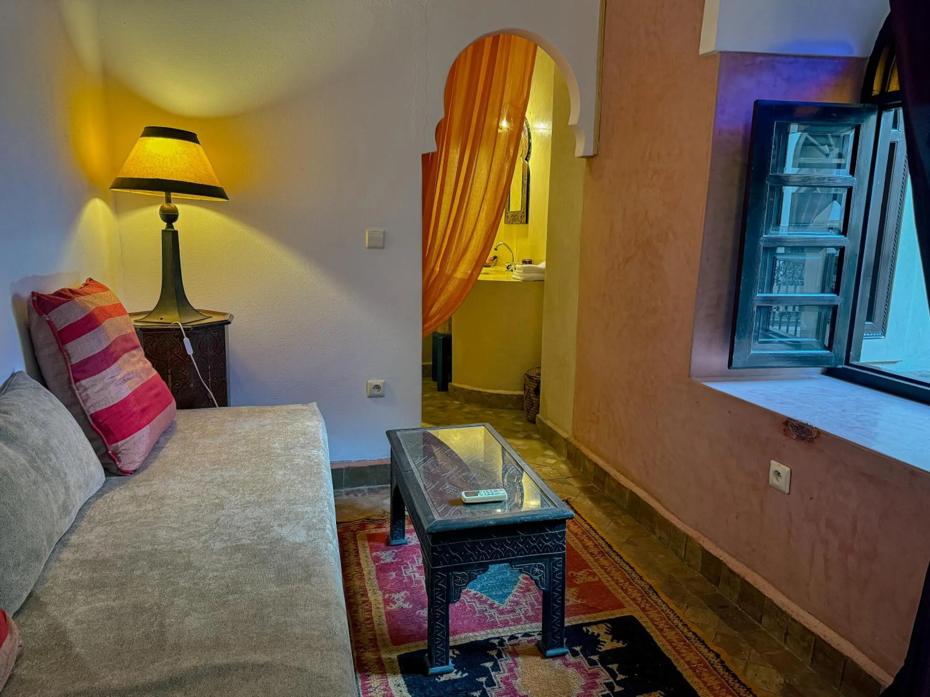 Seating area, Bed in Riad Lapis-lazuli