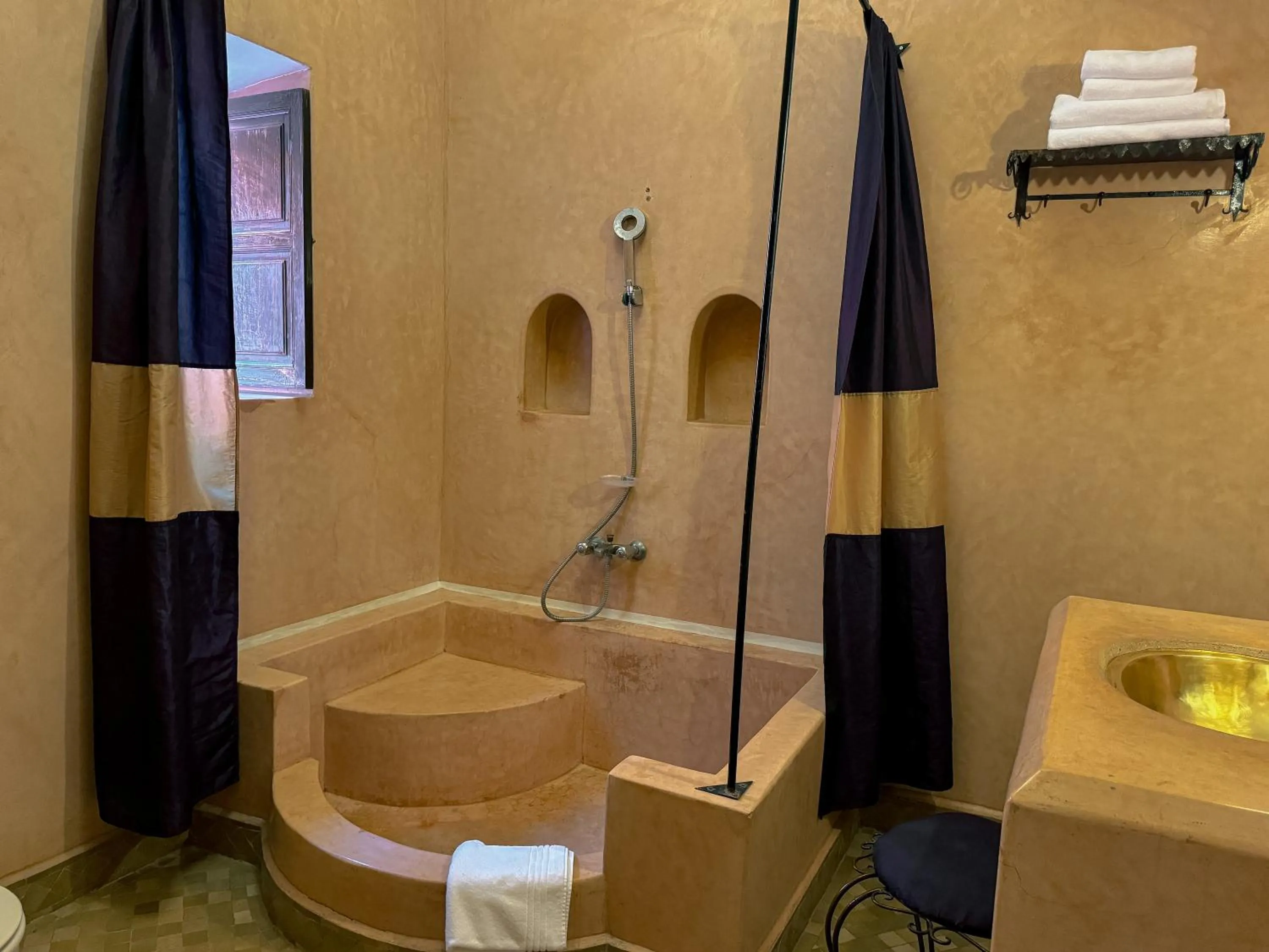 Bathroom in Riad Lapis-lazuli