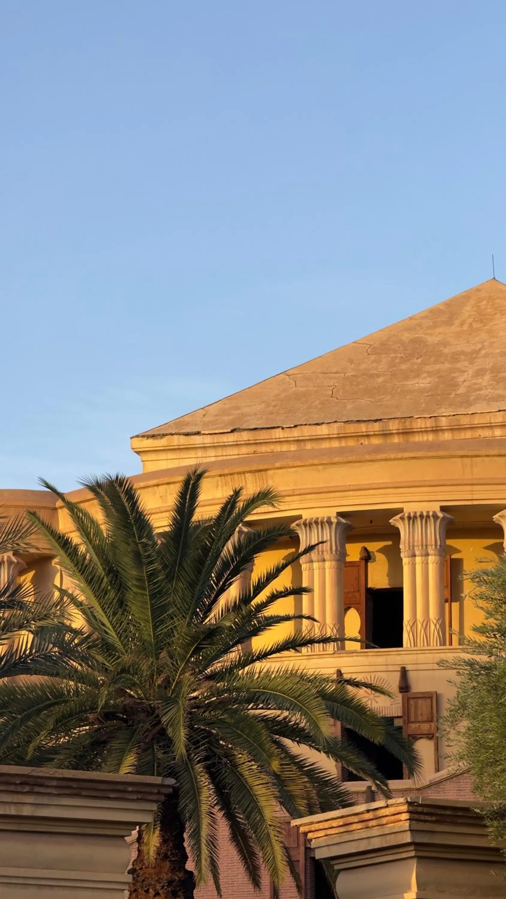 Staff in Riad Lapis-lazuli