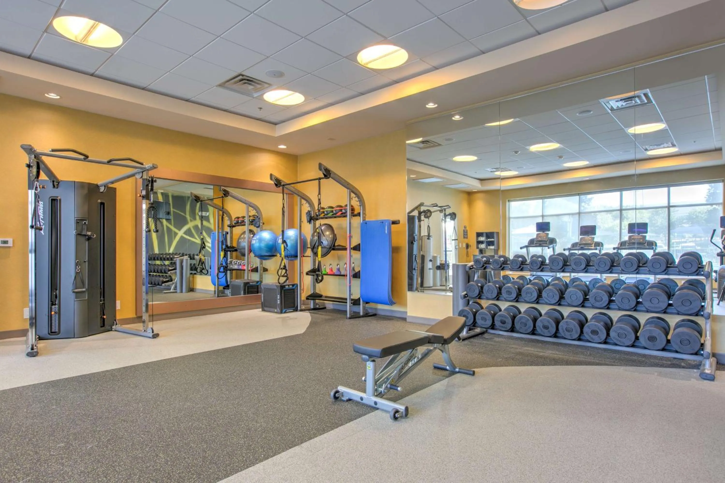 Fitness centre/facilities in Hilton Garden Inn Dallas Arlington