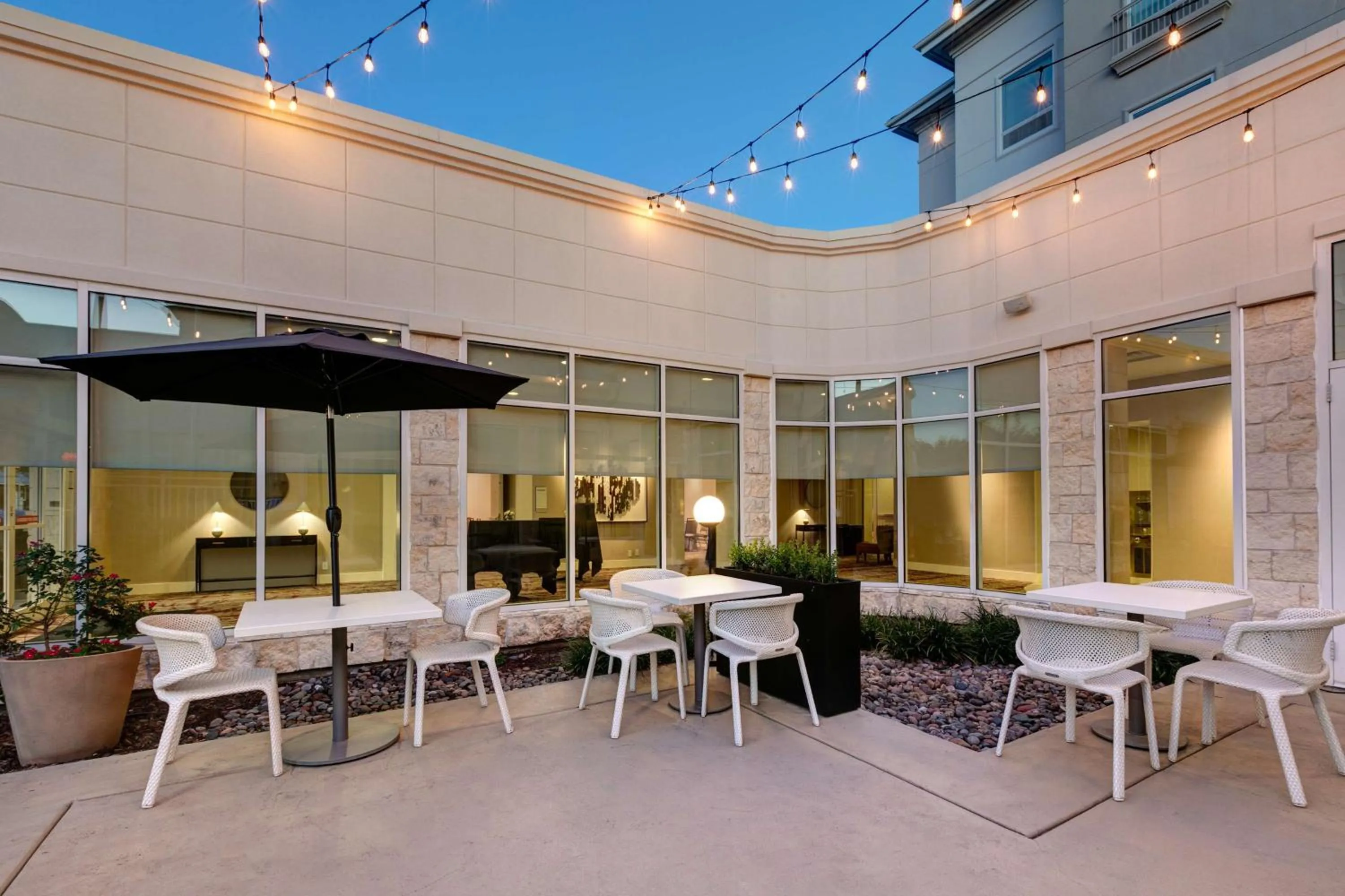 Patio in Hilton Garden Inn Dallas Arlington