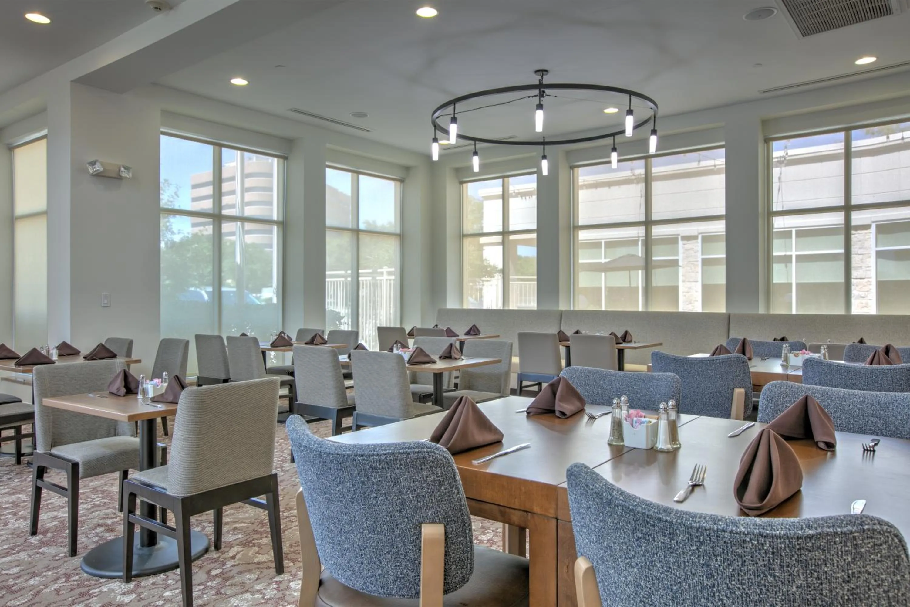 Restaurant/places to eat in Hilton Garden Inn Dallas Arlington