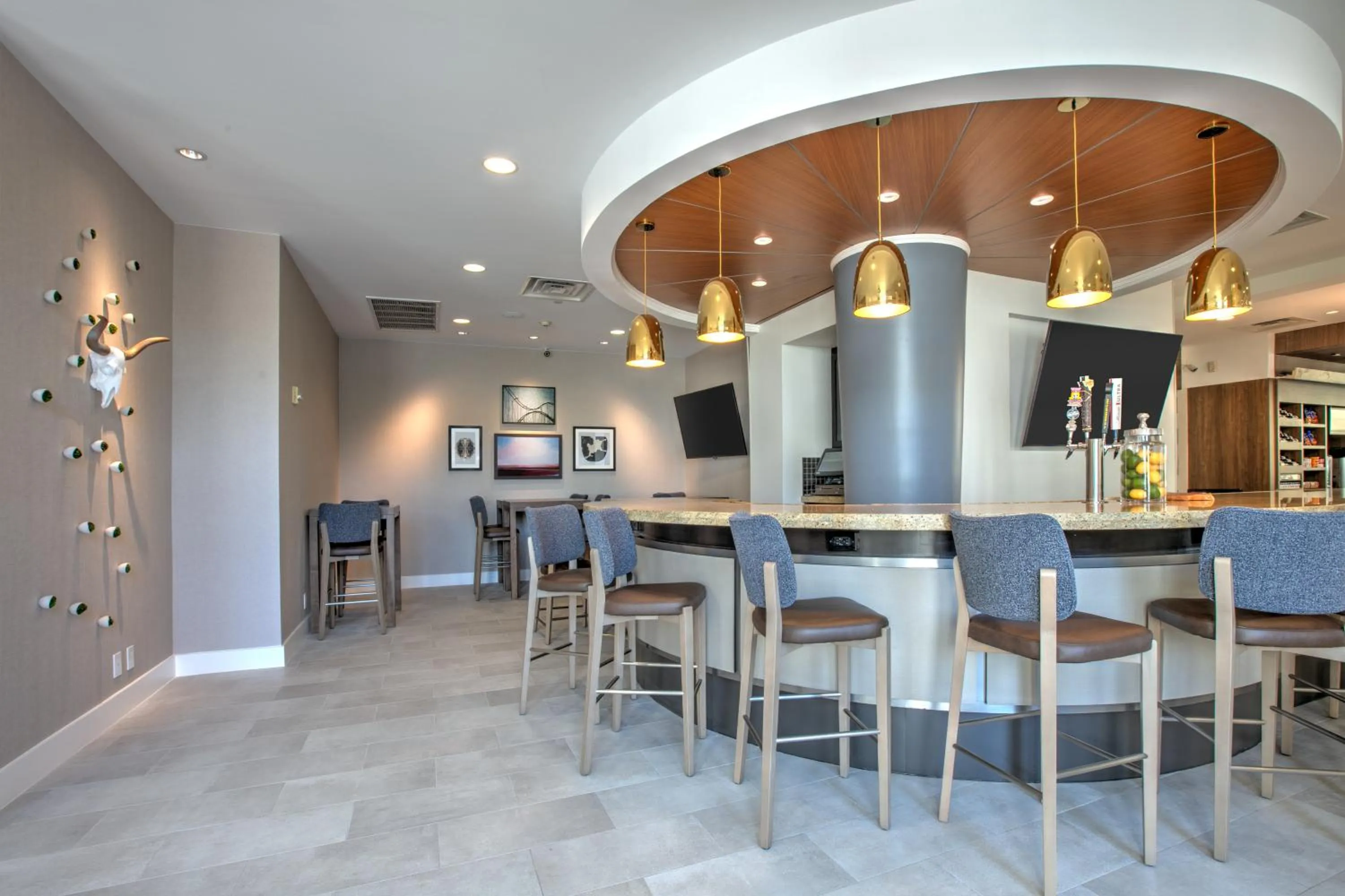 Restaurant/places to eat in Hilton Garden Inn Dallas Arlington