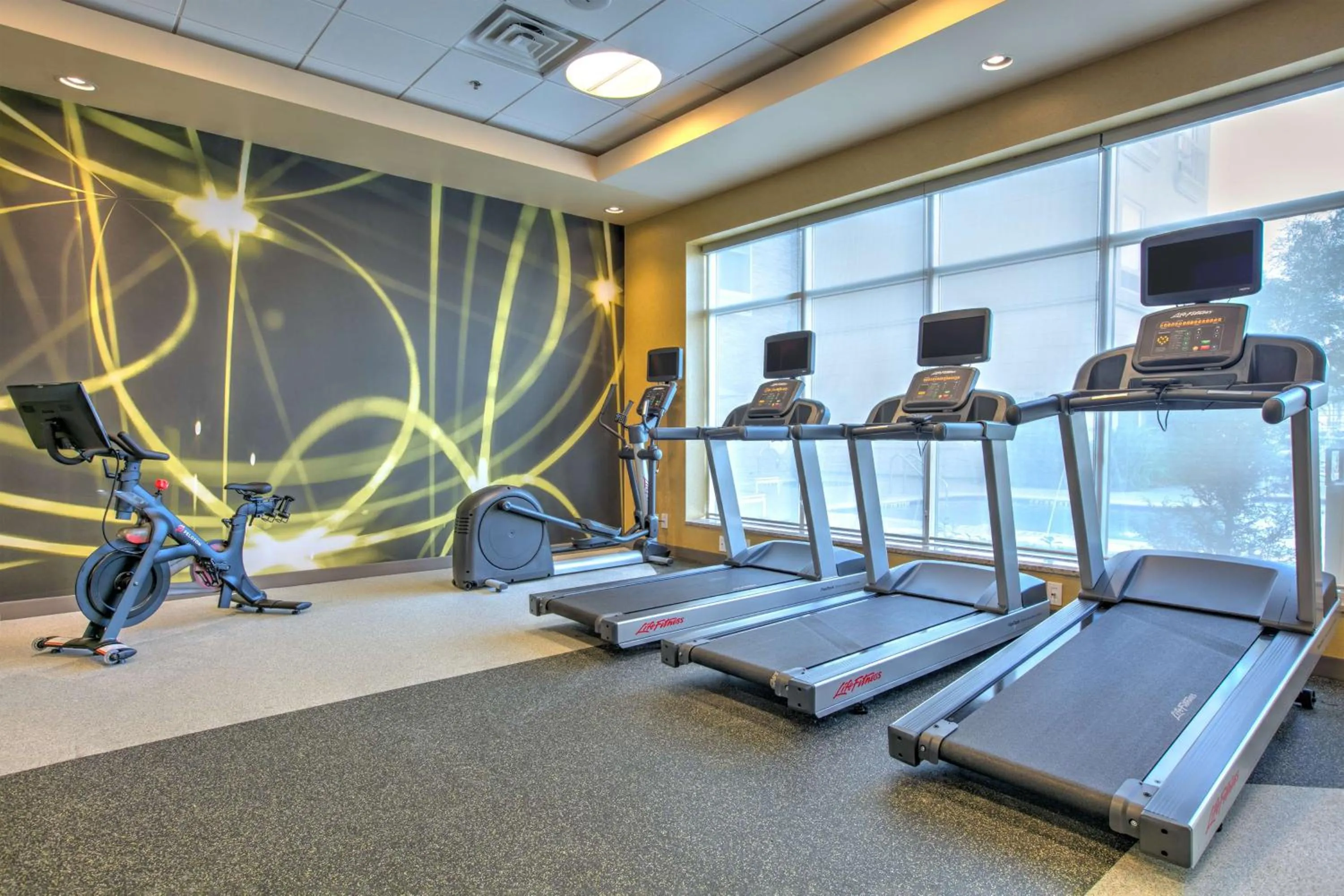 Fitness centre/facilities in Hilton Garden Inn Dallas Arlington