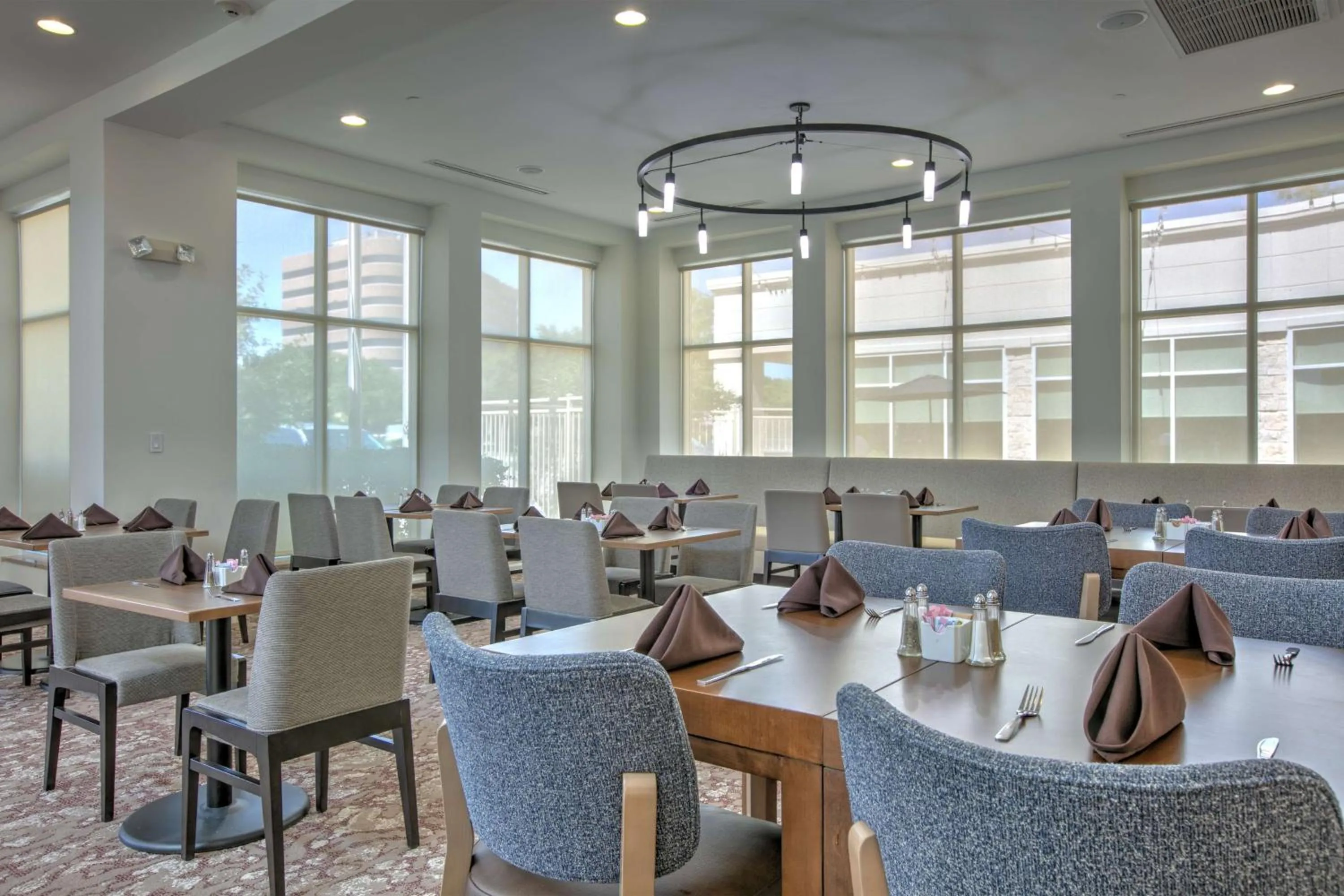 Restaurant/places to eat in Hilton Garden Inn Dallas Arlington