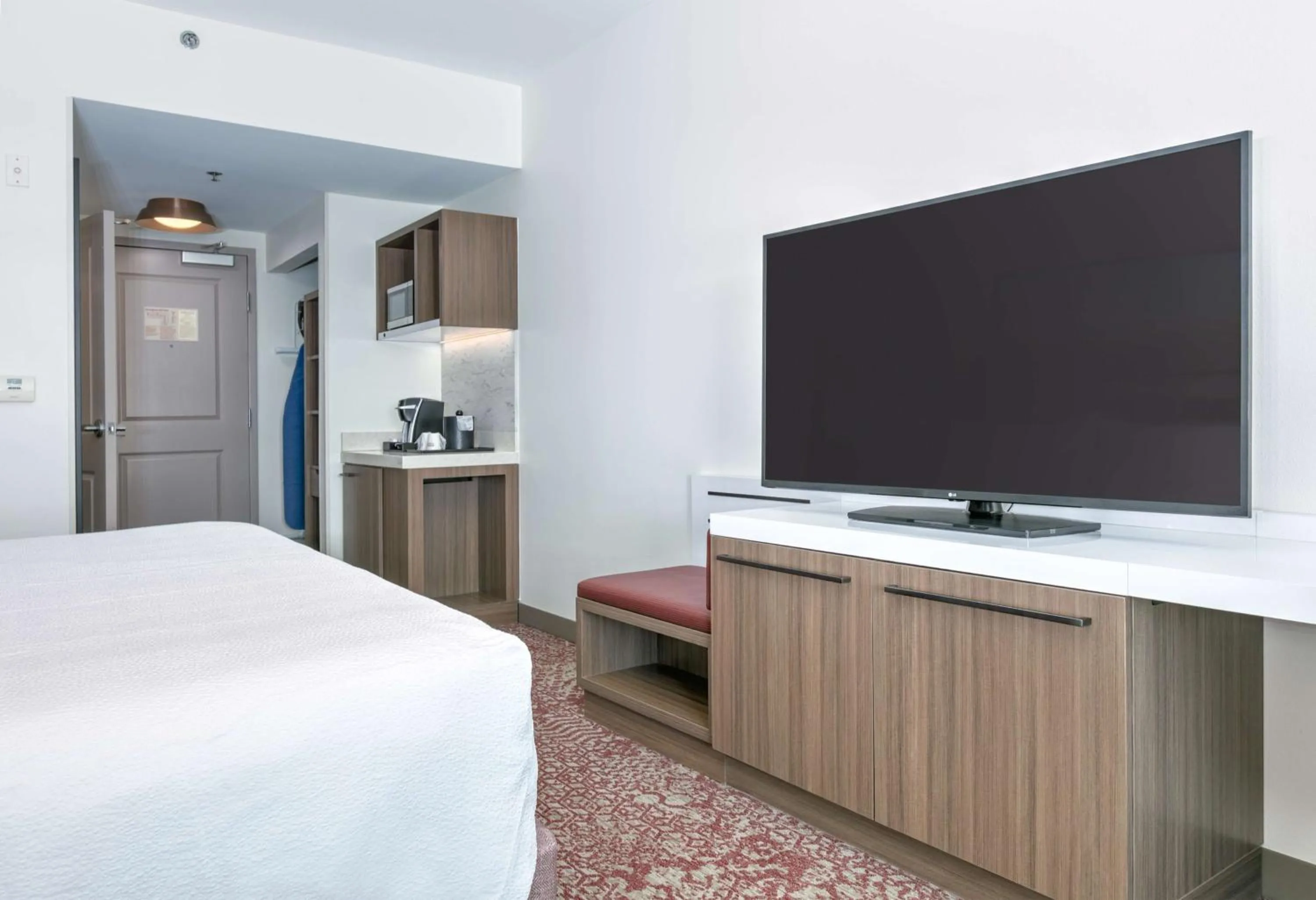 Bed in Hilton Garden Inn Dallas Arlington