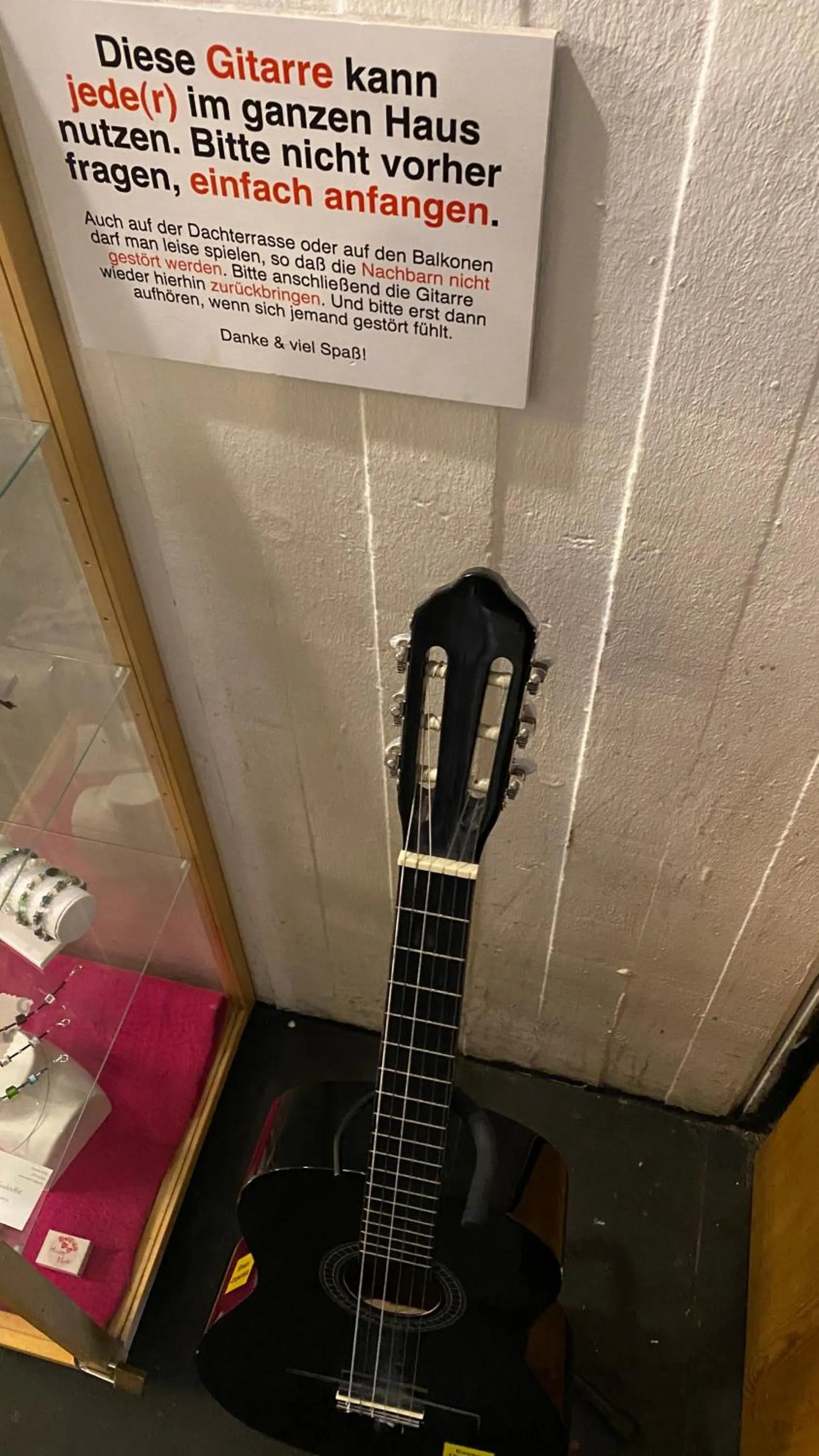 Evening entertainment in Unperfekthotel CoWorkingHotel