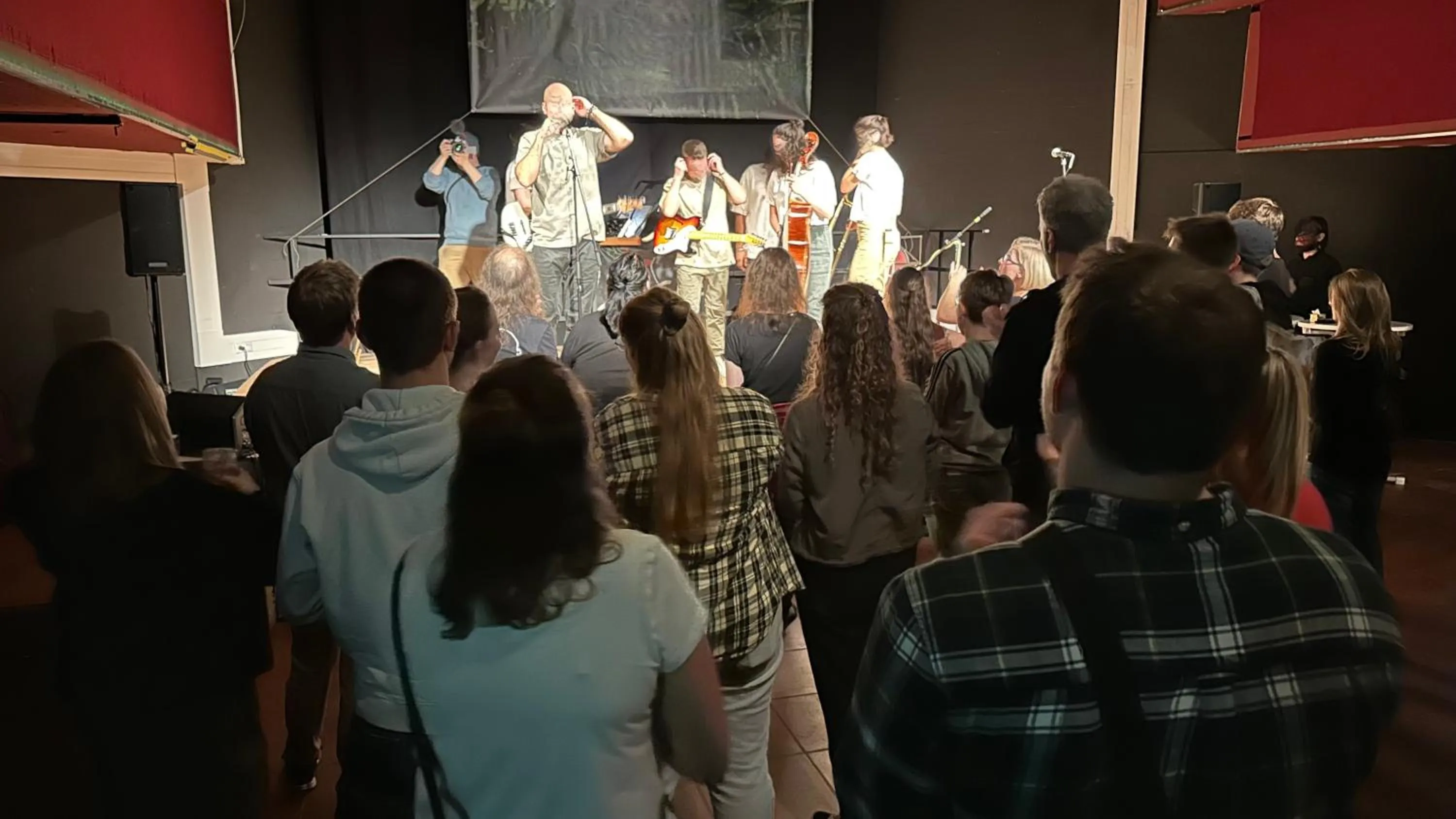 Evening entertainment in Unperfekthotel CoWorkingHotel