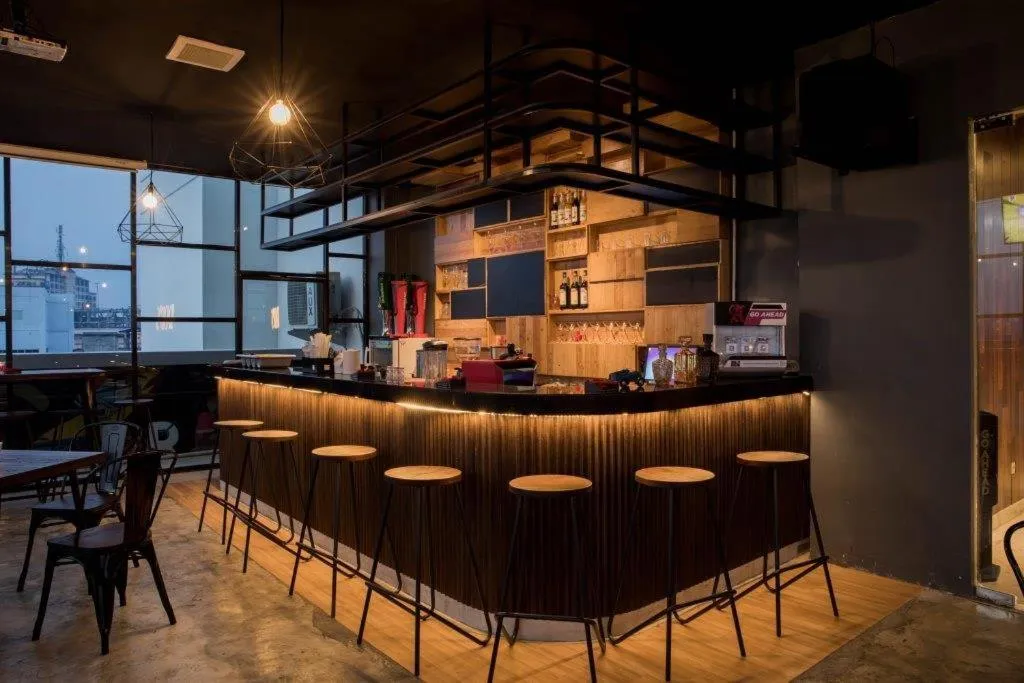 Alcoholic drinks in Odua Weston Jambi