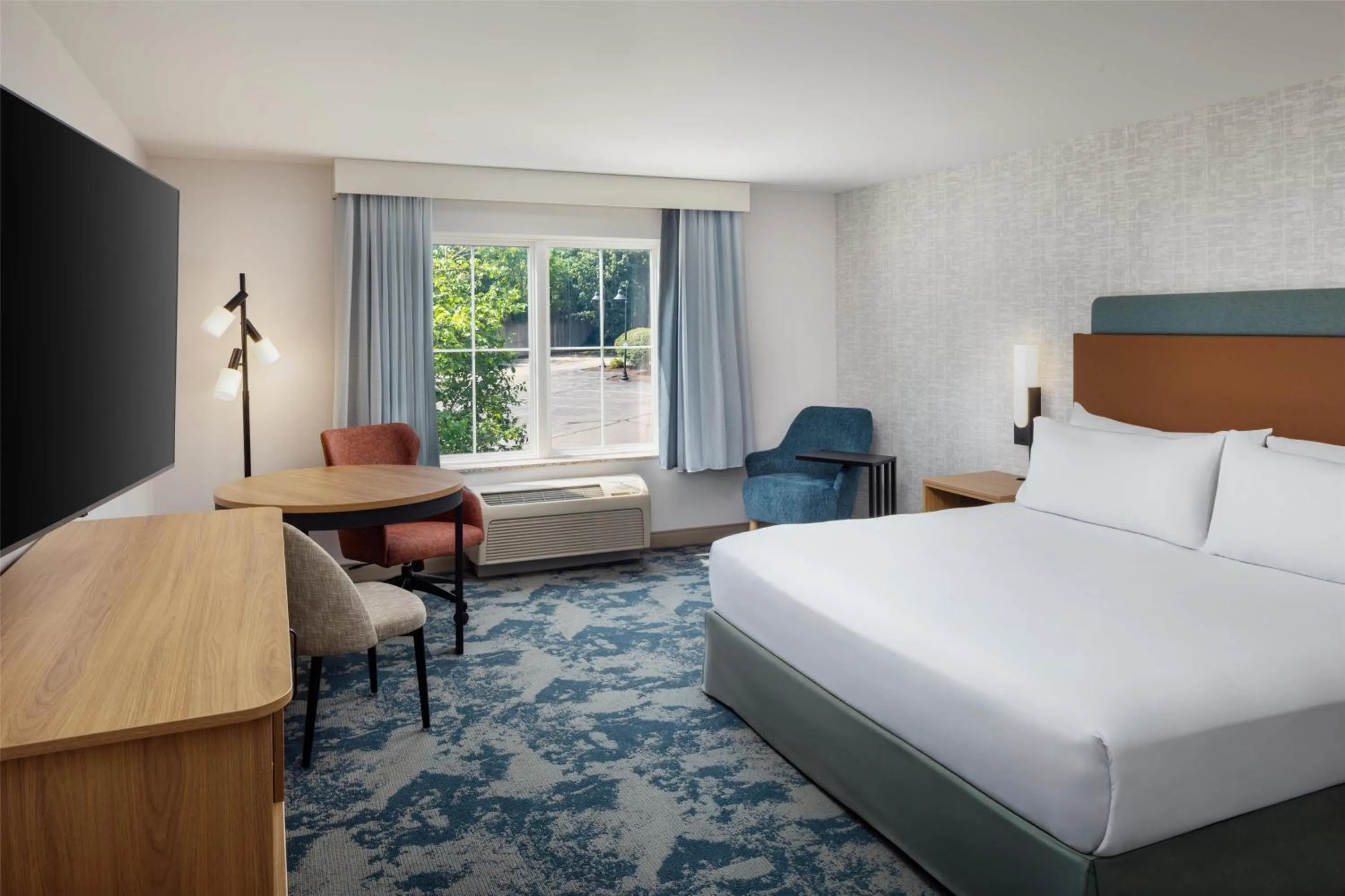 Bed in Hampton Inn Nashua