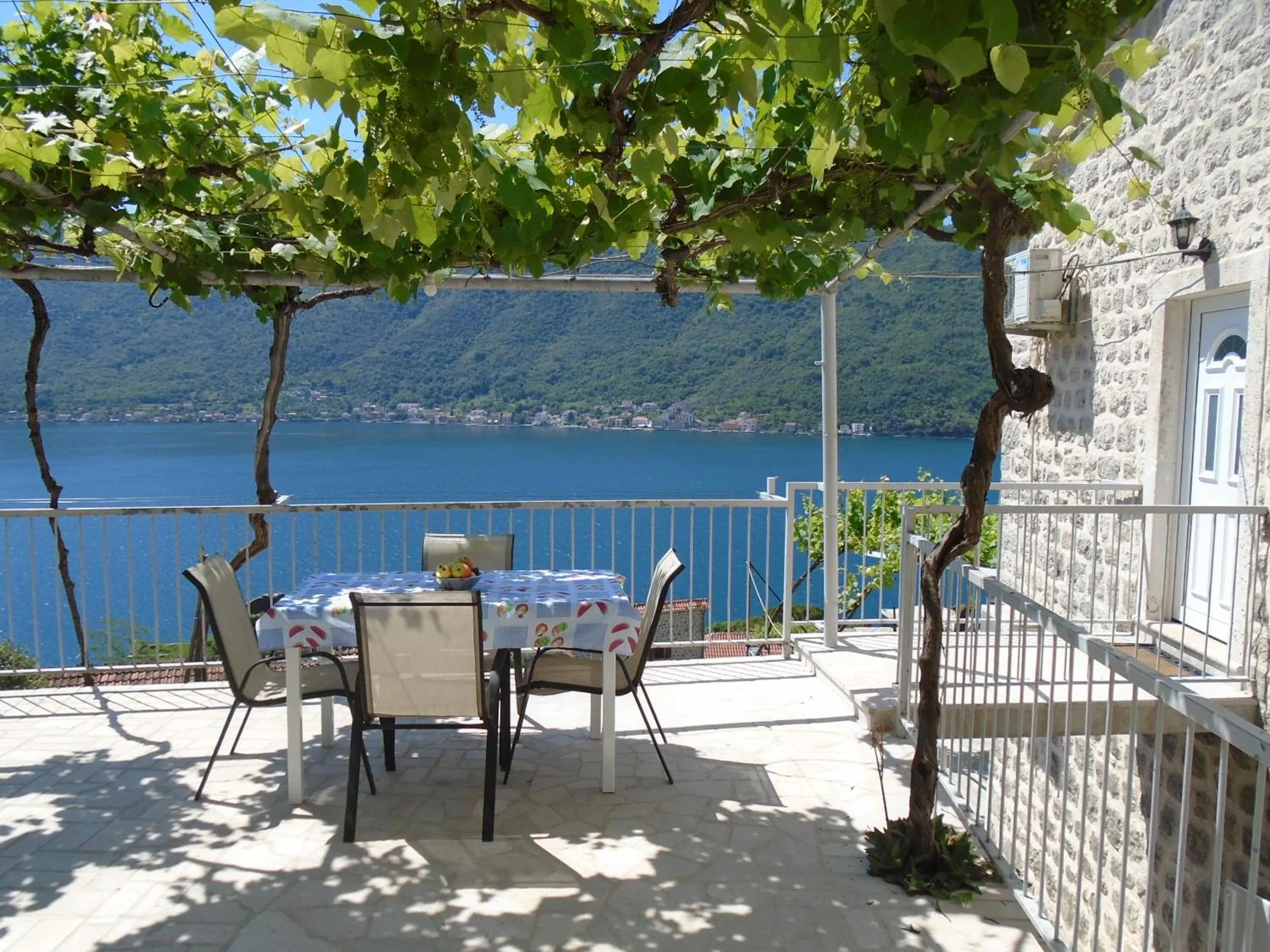 Apartment with Sea View in Apartments Jovanović
