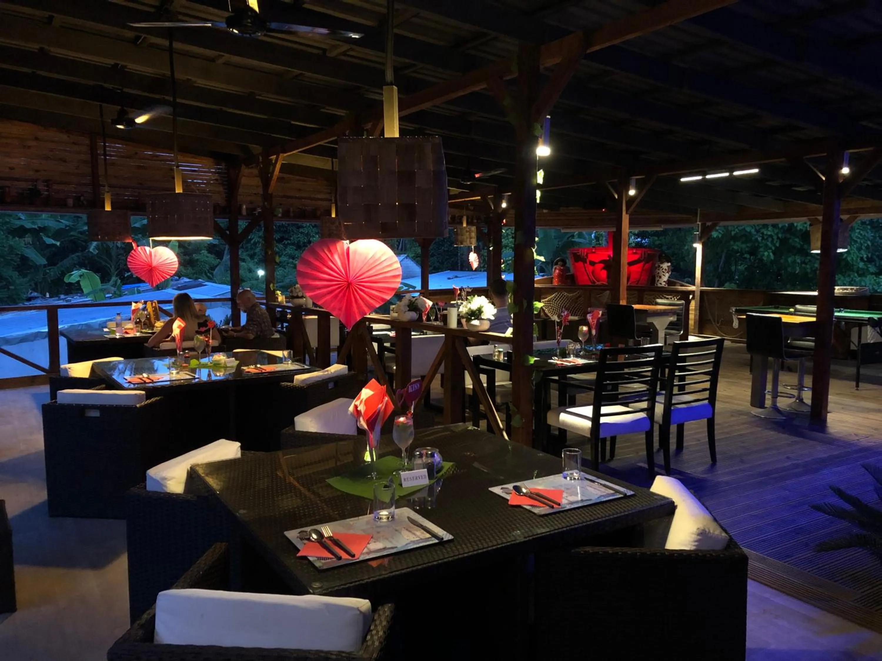 Banquet/Function facilities in Dive Villa Thoddoo