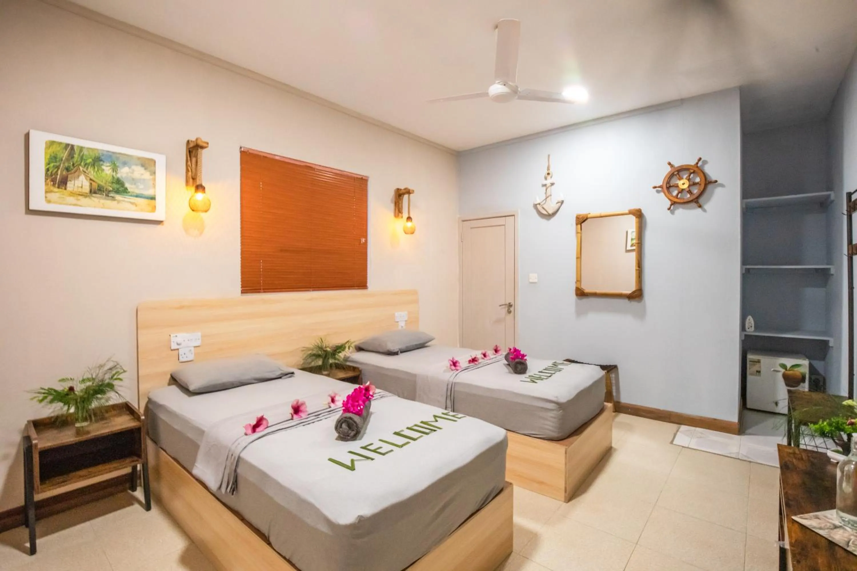 Property building, Bed in Dive Villa Thoddoo