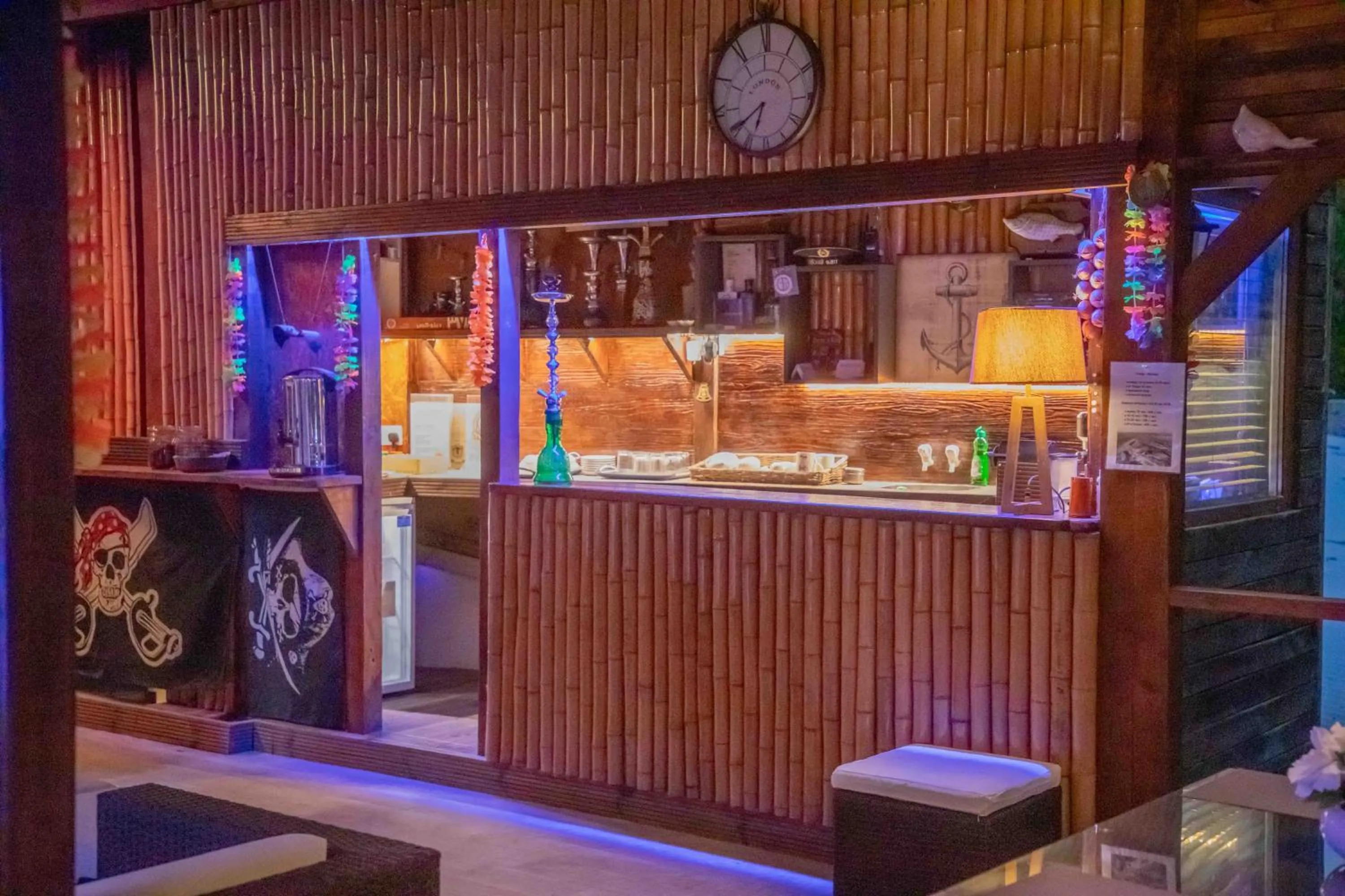 Restaurant/places to eat in Dive Villa Thoddoo