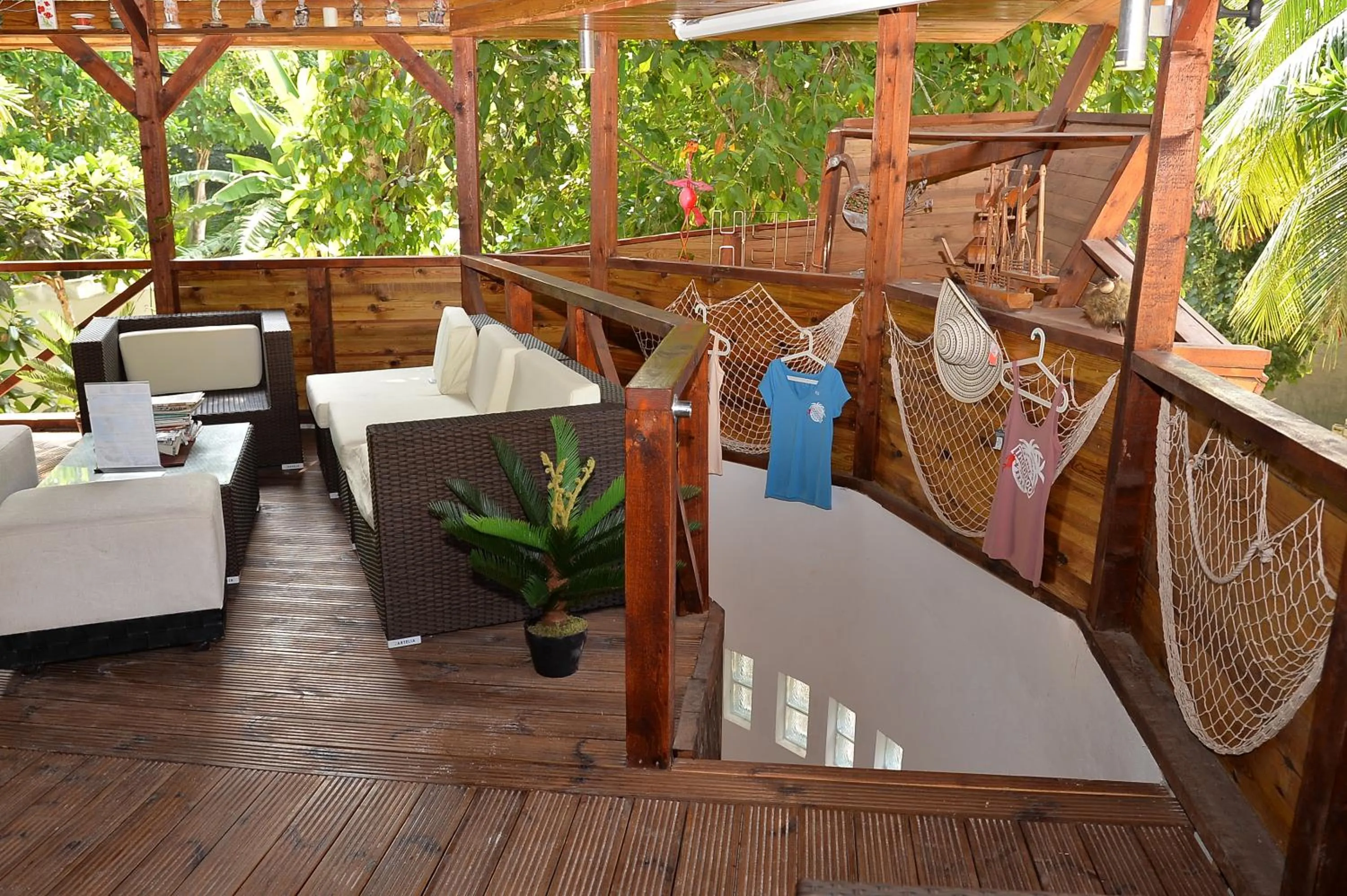 Restaurant/places to eat in Dive Villa Thoddoo
