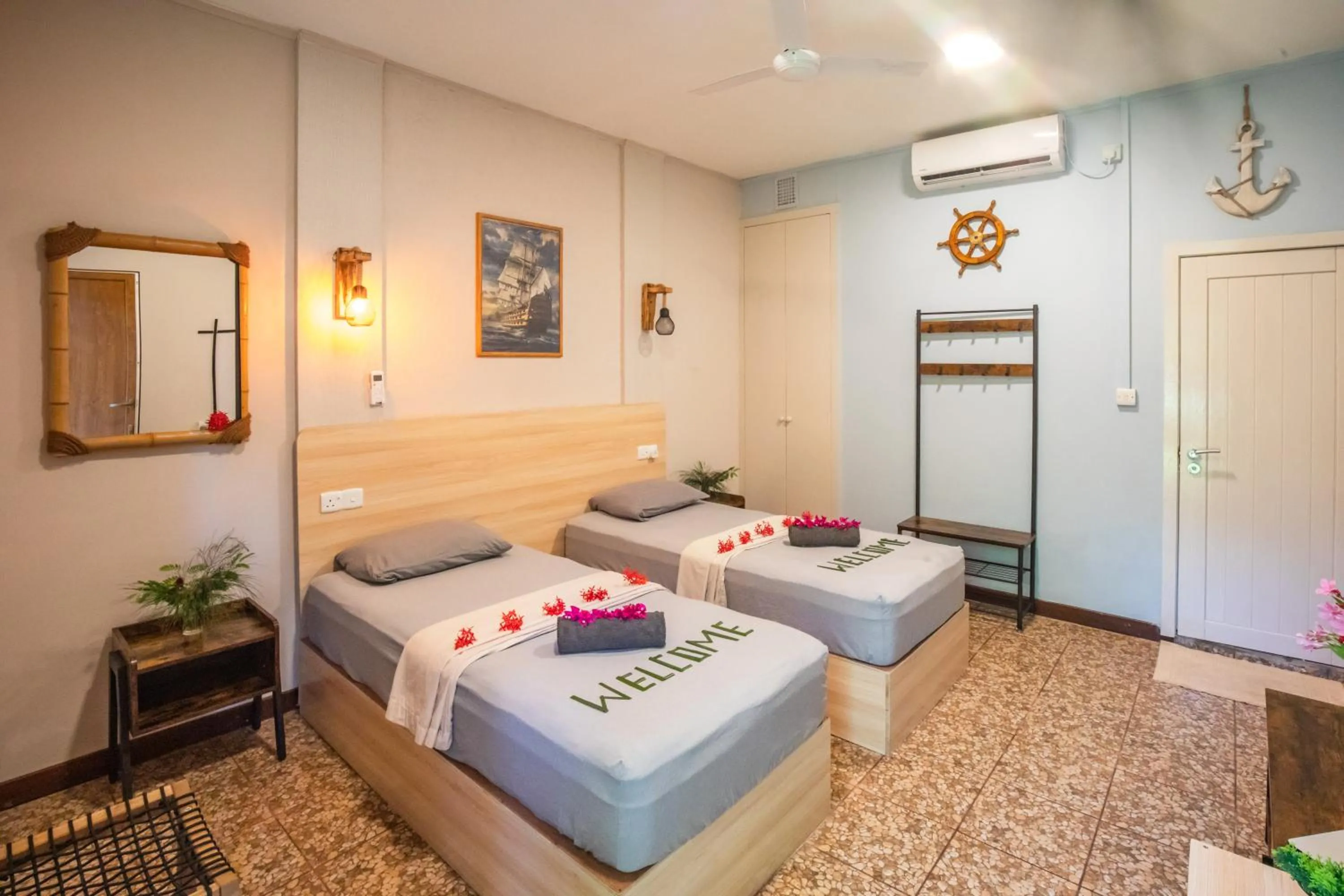 Property building, Bed in Dive Villa Thoddoo