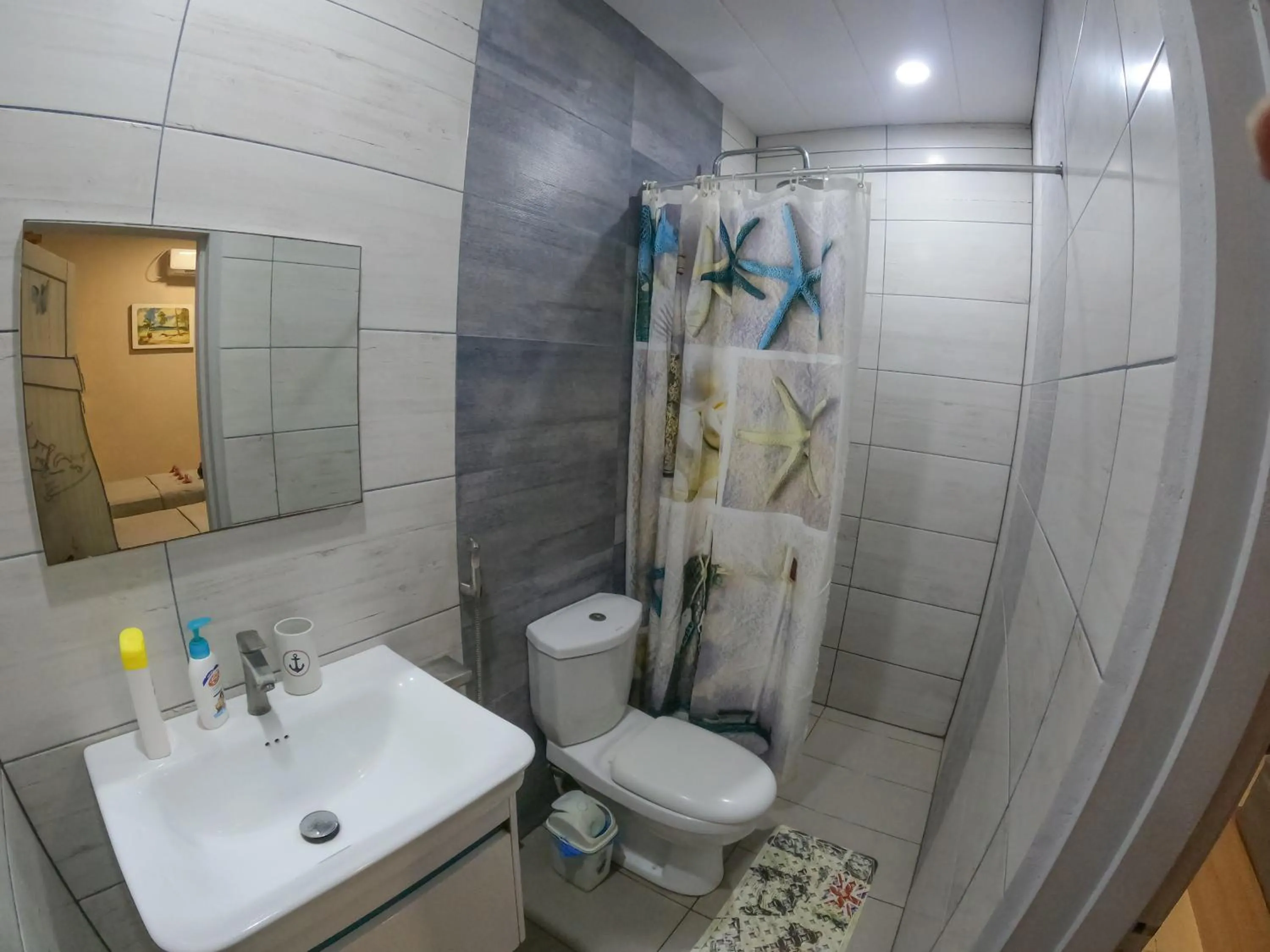 Shower in Dive Villa Thoddoo