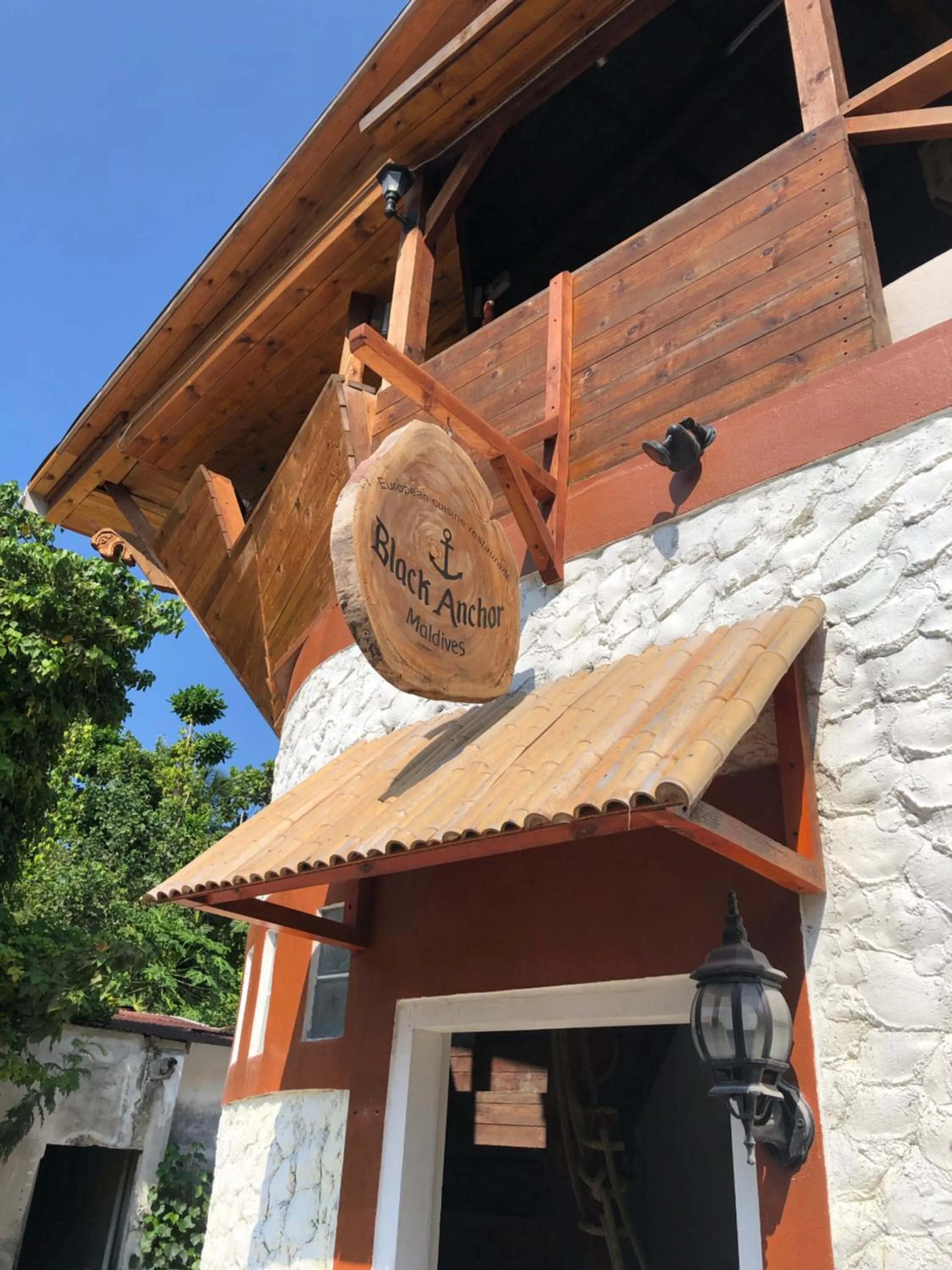 Restaurant/places to eat in Dive Villa Thoddoo
