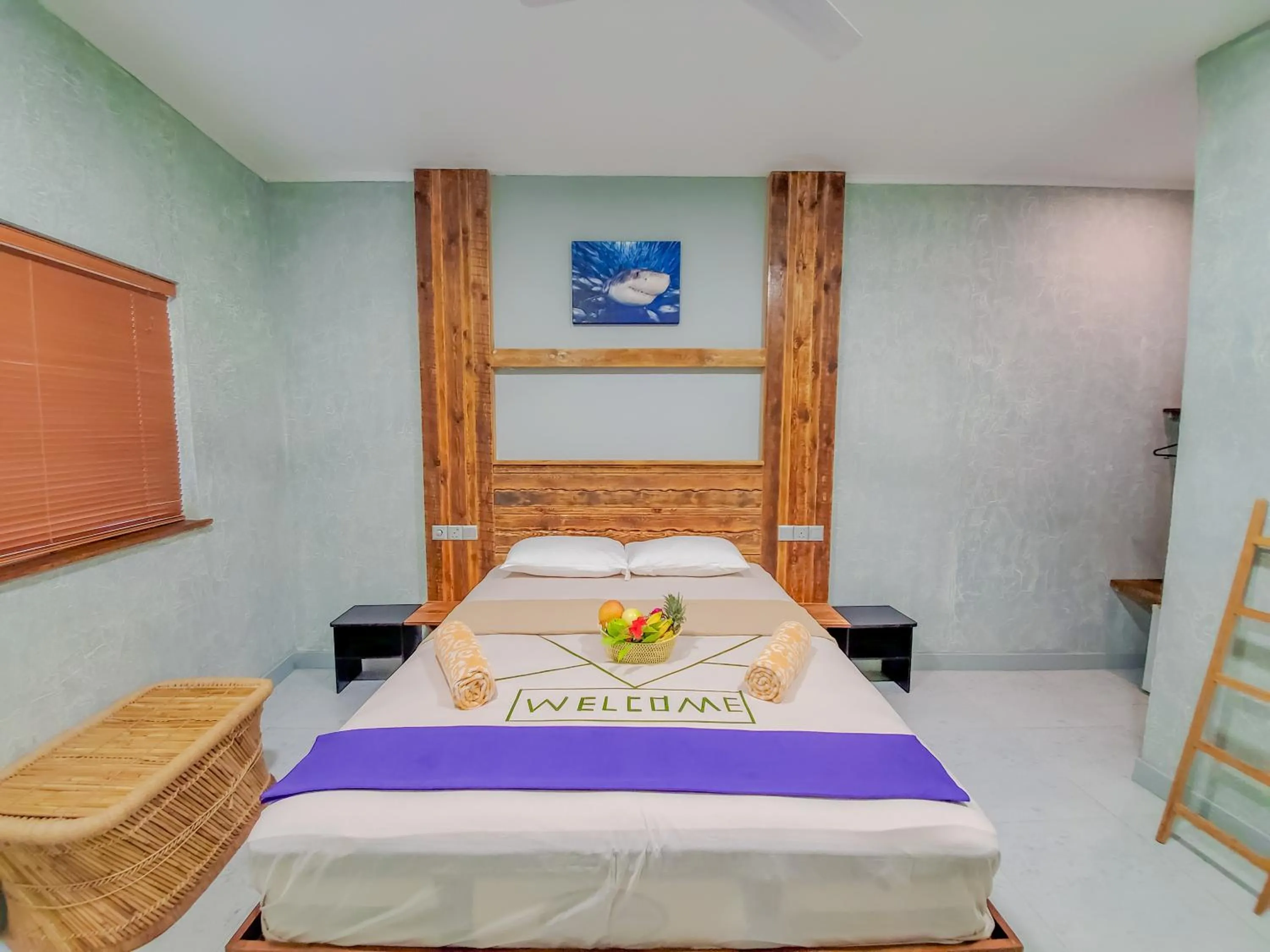 Photo of the whole room, Bed in Dive Villa Thoddoo