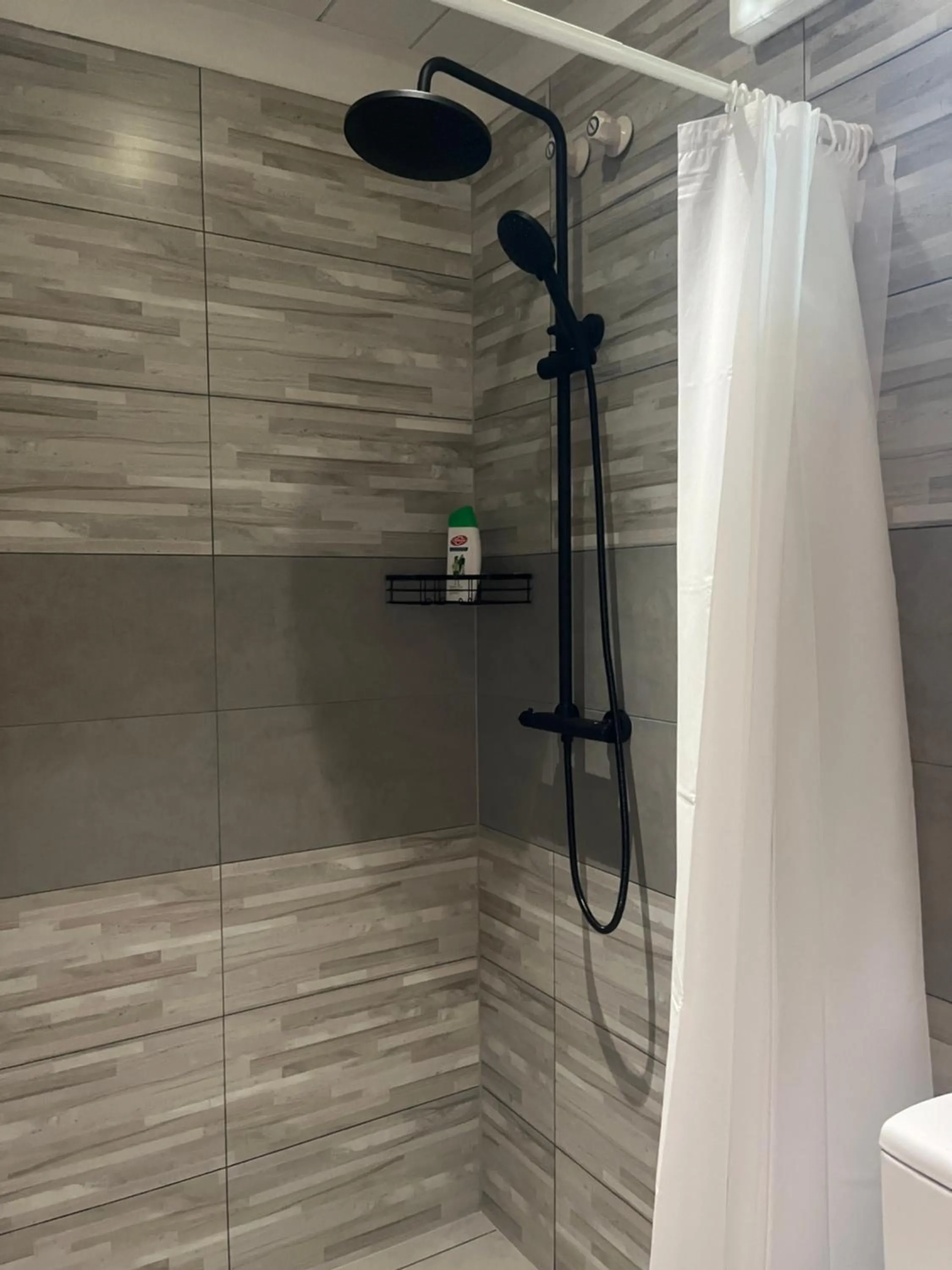 Shower in Dive Villa Thoddoo