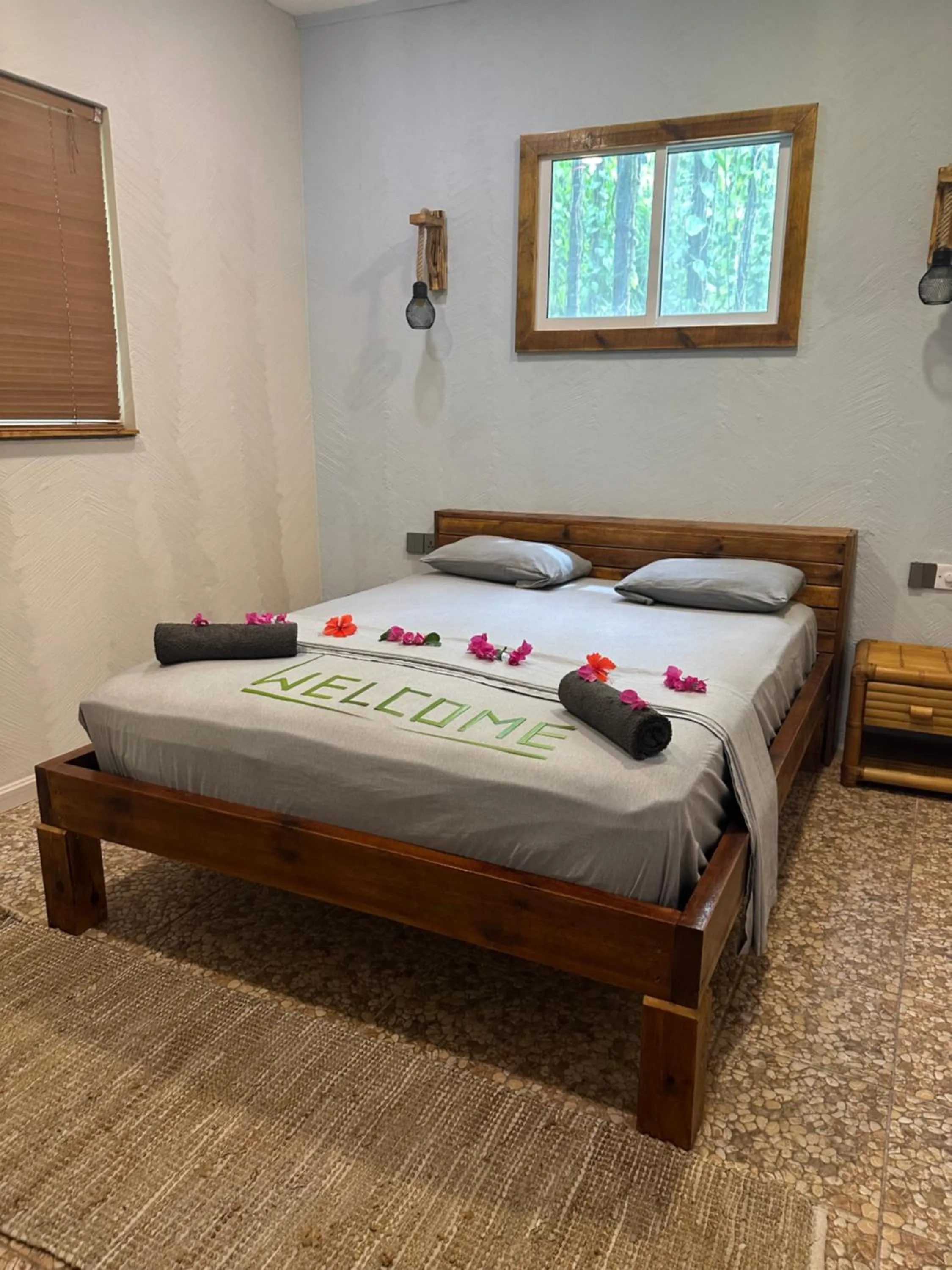 Bedroom, Bed in Dive Villa Thoddoo