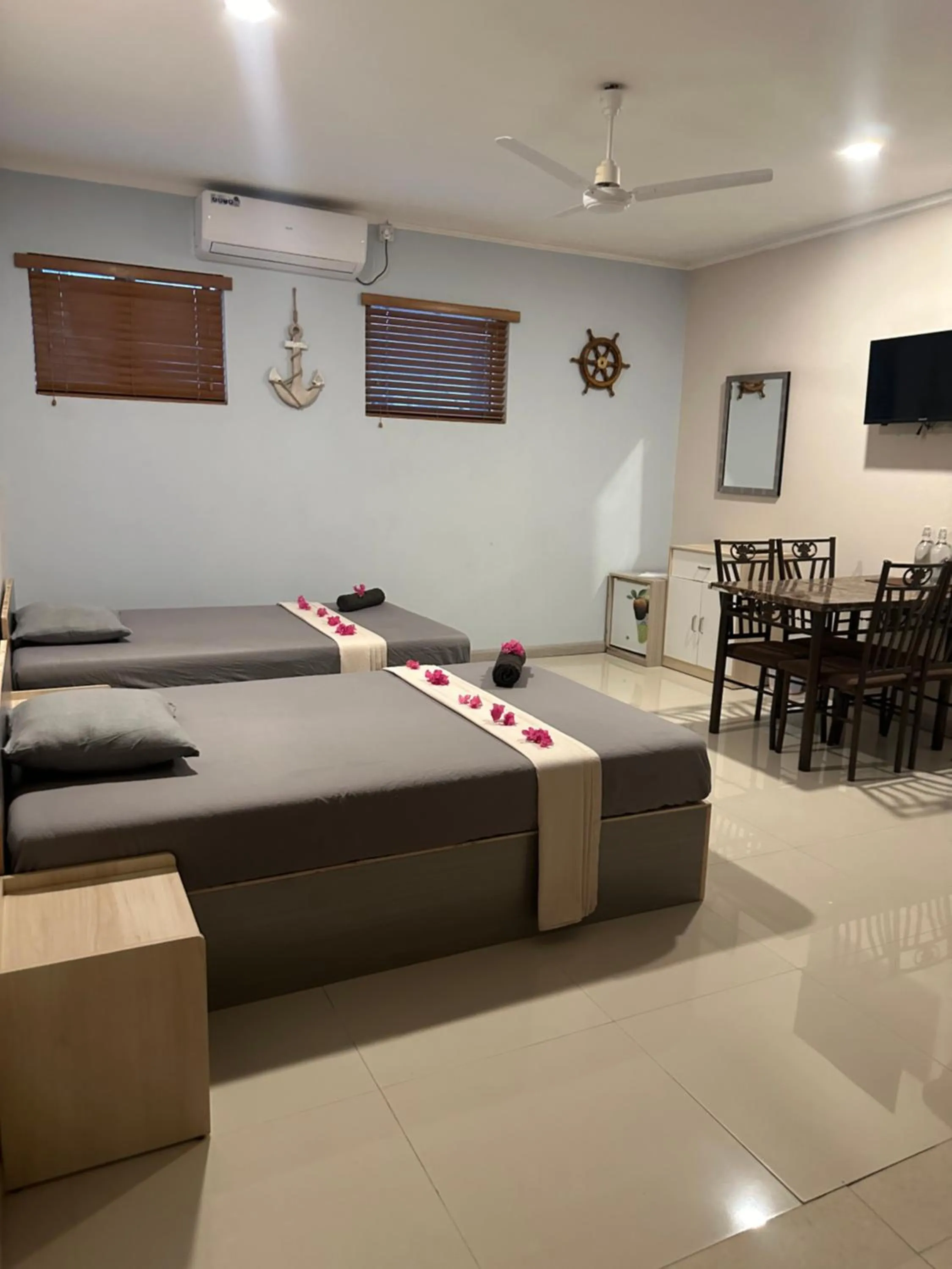 Living room, Bed in Dive Villa Thoddoo