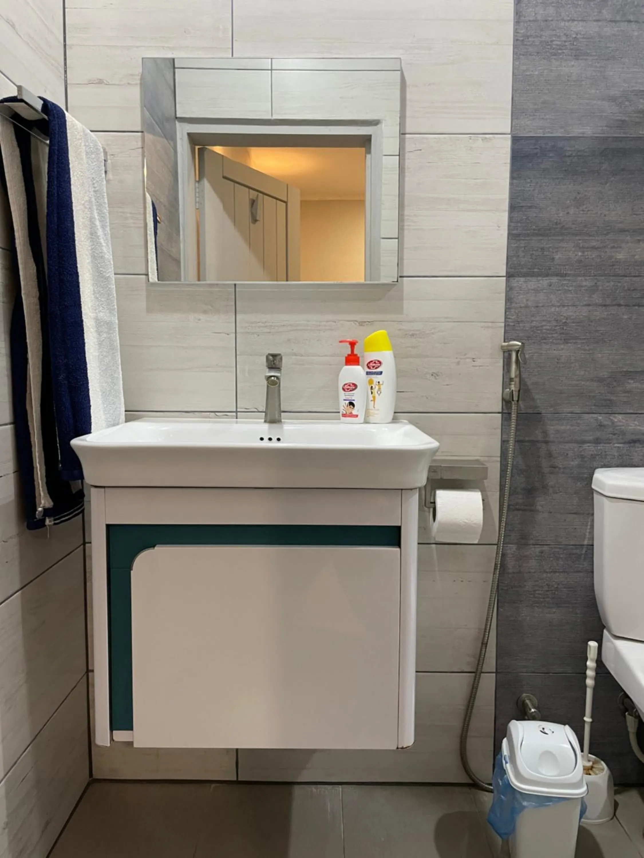 Toilet in Dive Villa Thoddoo