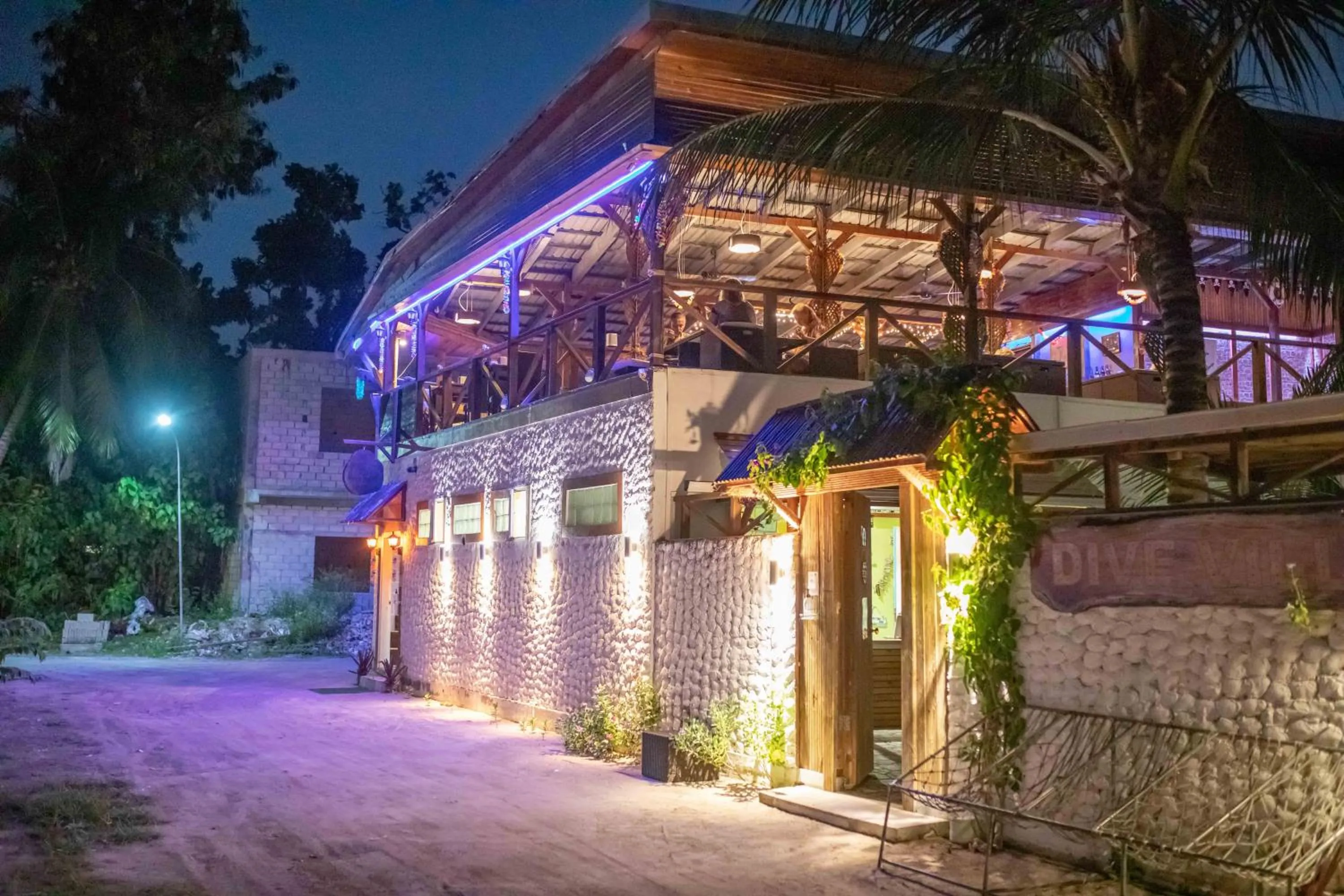 Facade/entrance in Dive Villa Thoddoo