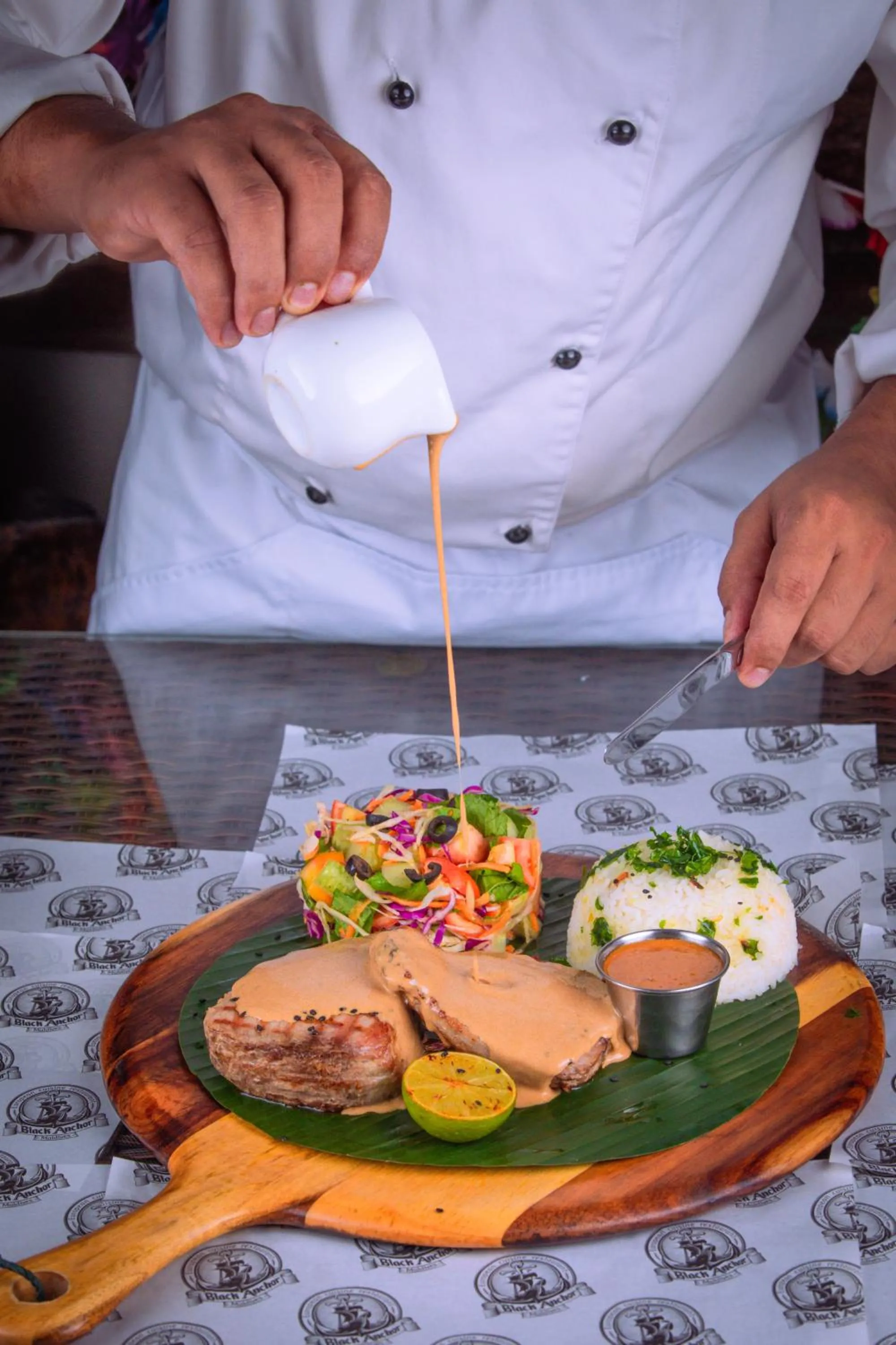 Restaurant/places to eat in Dive Villa Thoddoo