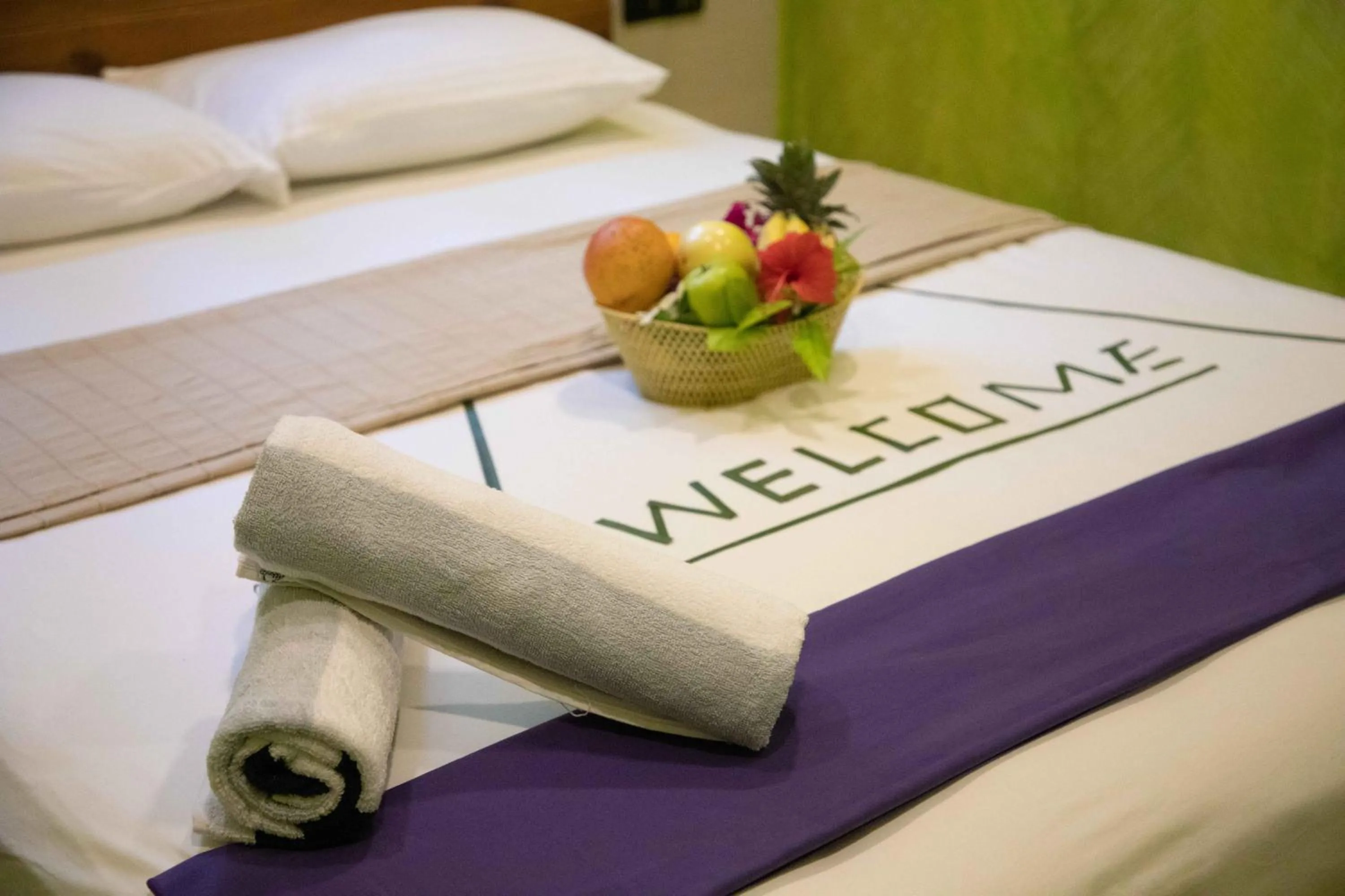 Bed in Dive Villa Thoddoo