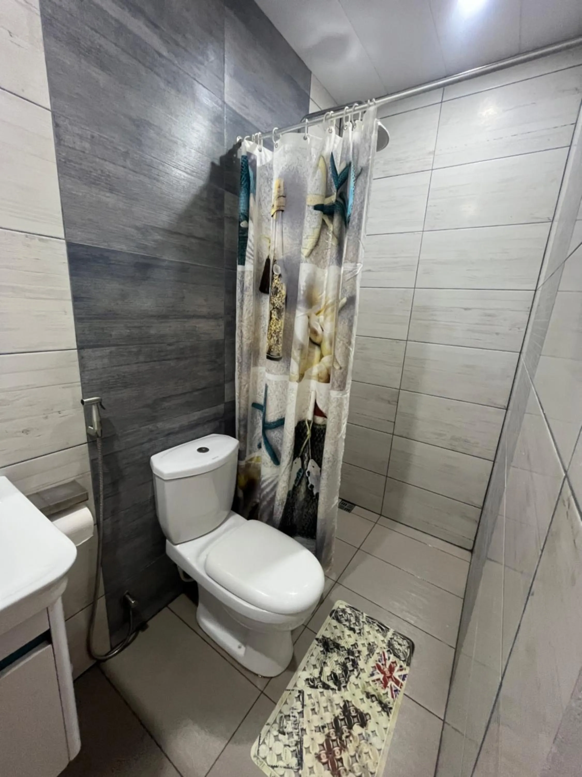 Shower in Dive Villa Thoddoo