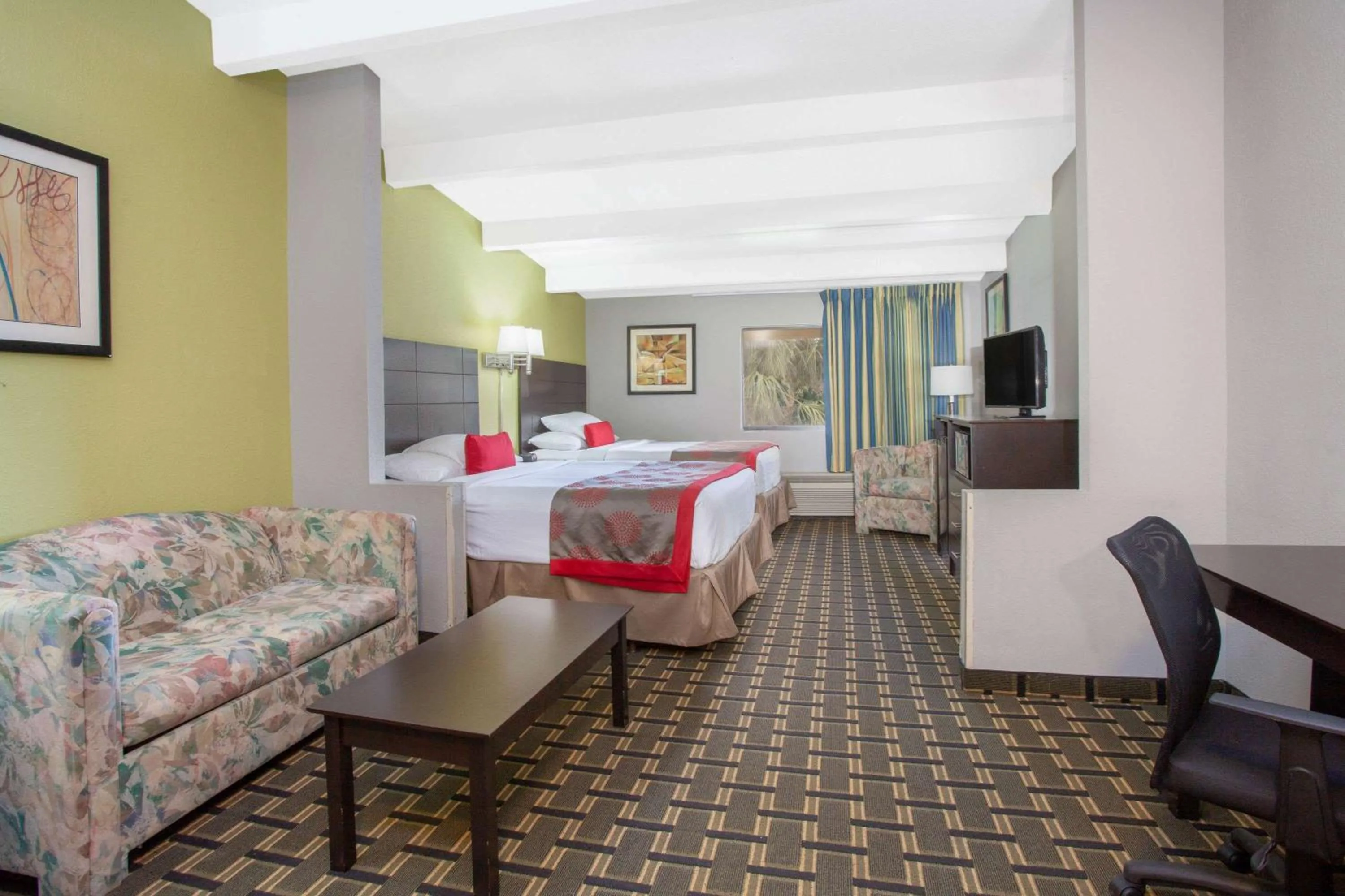 Studio Suite with Two Queen Beds - Non-Smoking in Ramada by Wyndham Davenport Orlando South