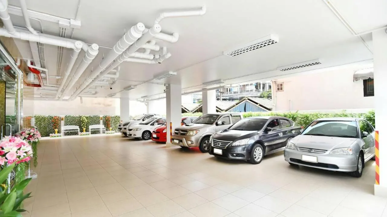 Parking in Parvena Hotel Sathorn