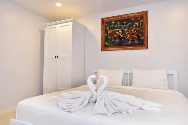 Bed in Parvena Hotel Sathorn