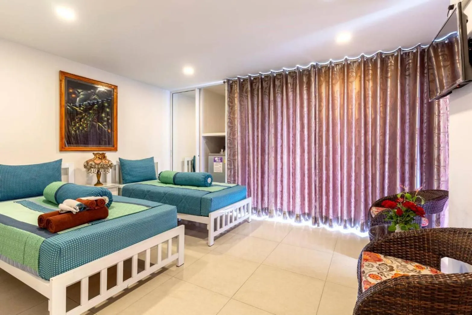 Bed in Parvena Hotel Sathorn