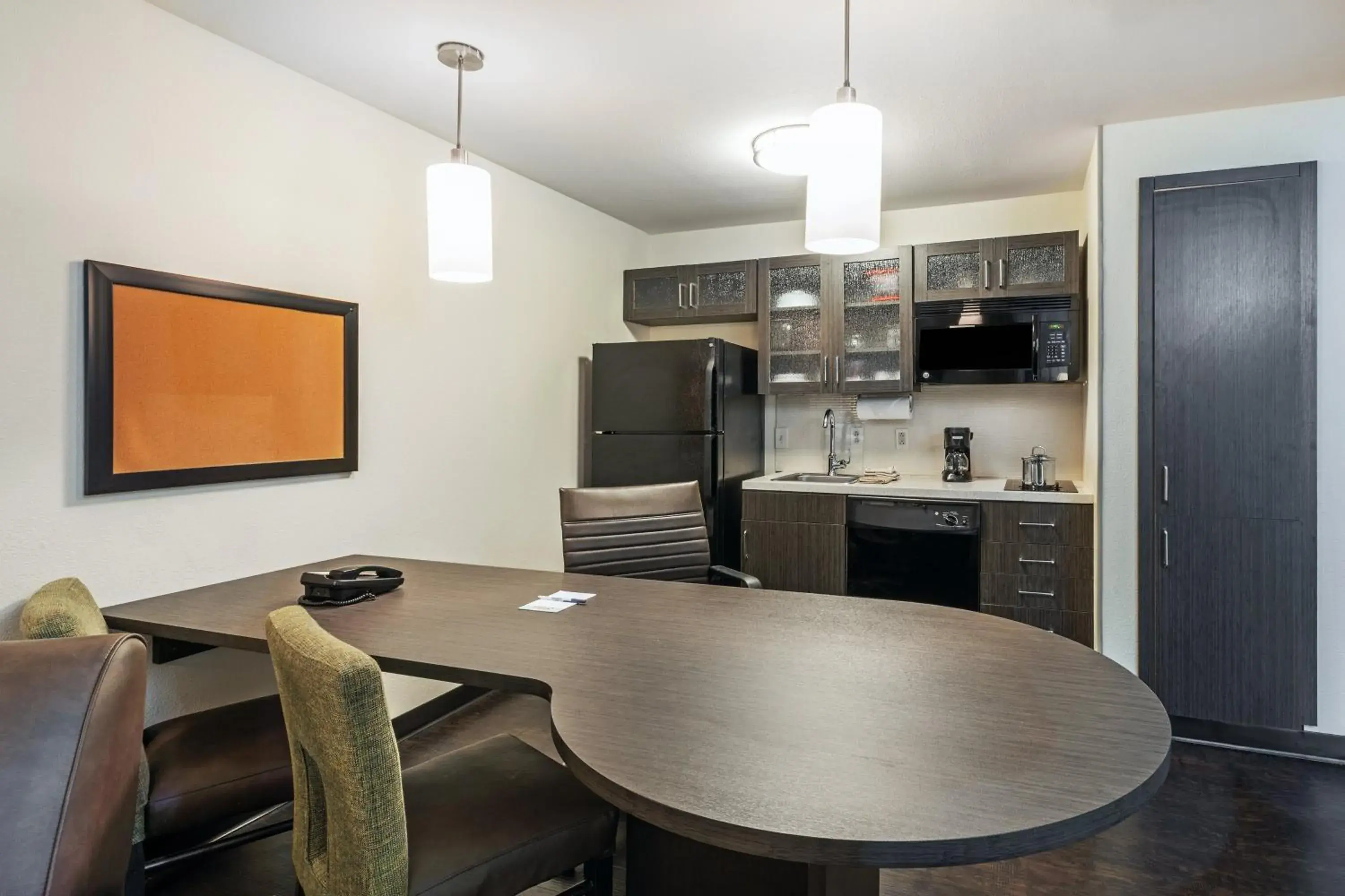 One-Bedroom Queen Suite -Non-Smoking in Candlewood Suites Hattiesburg by IHG One-Bedroom Queen Suite -Non-Smoking in Candlewood Suites Hattiesburg by IHG