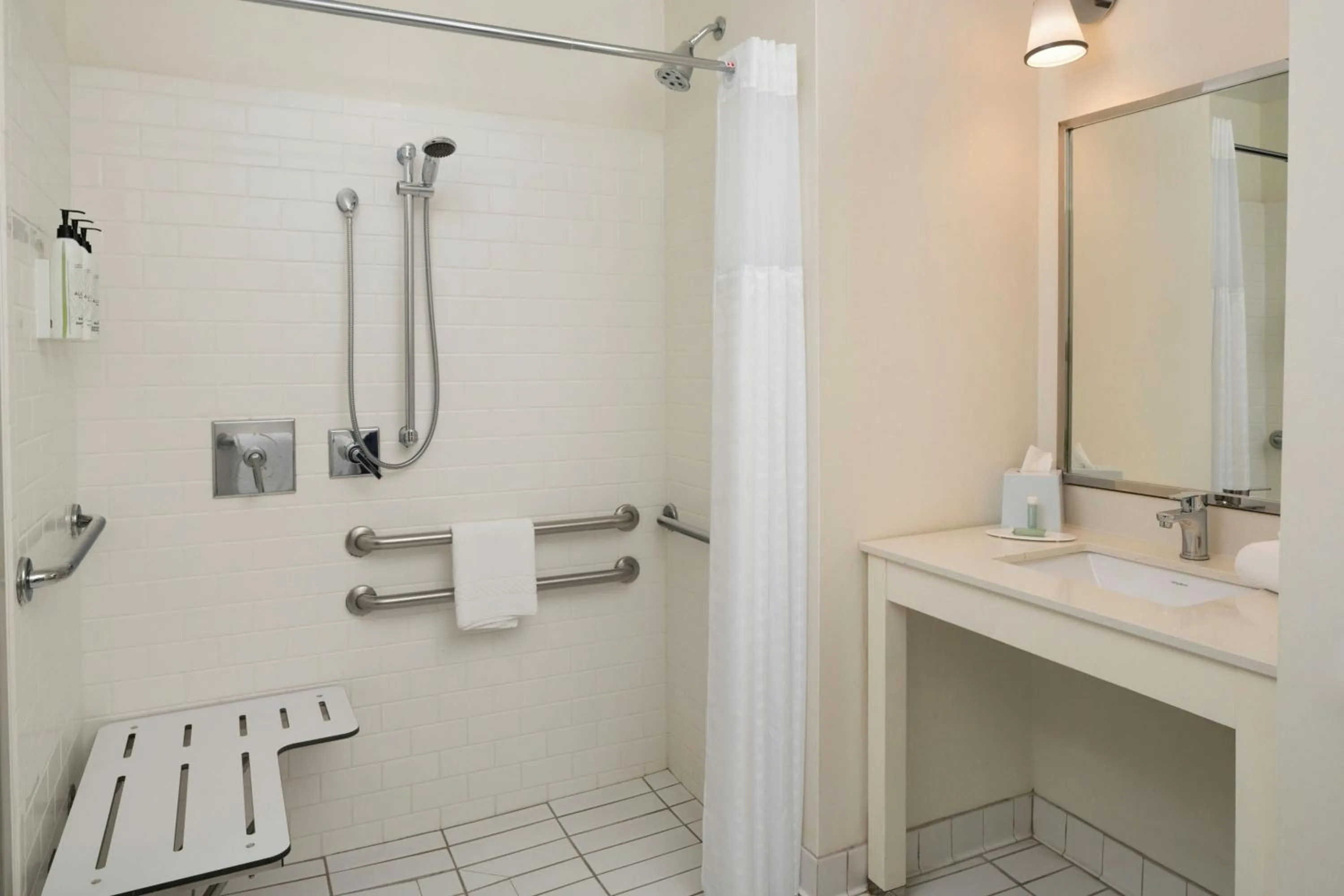 Bathroom in Fairfield Inn & Suites by Marriott Chattanooga