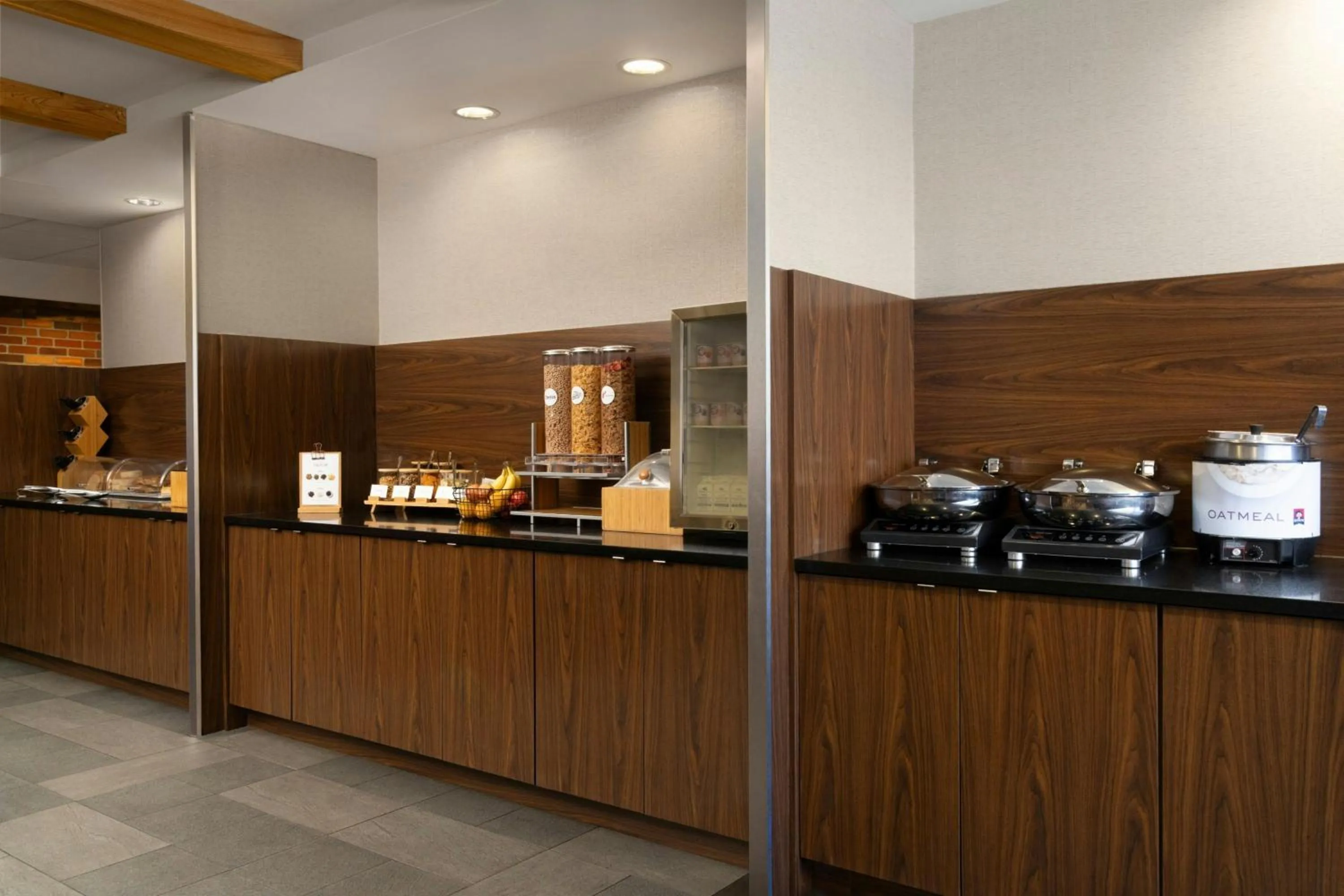 Breakfast in Fairfield Inn & Suites by Marriott Chattanooga