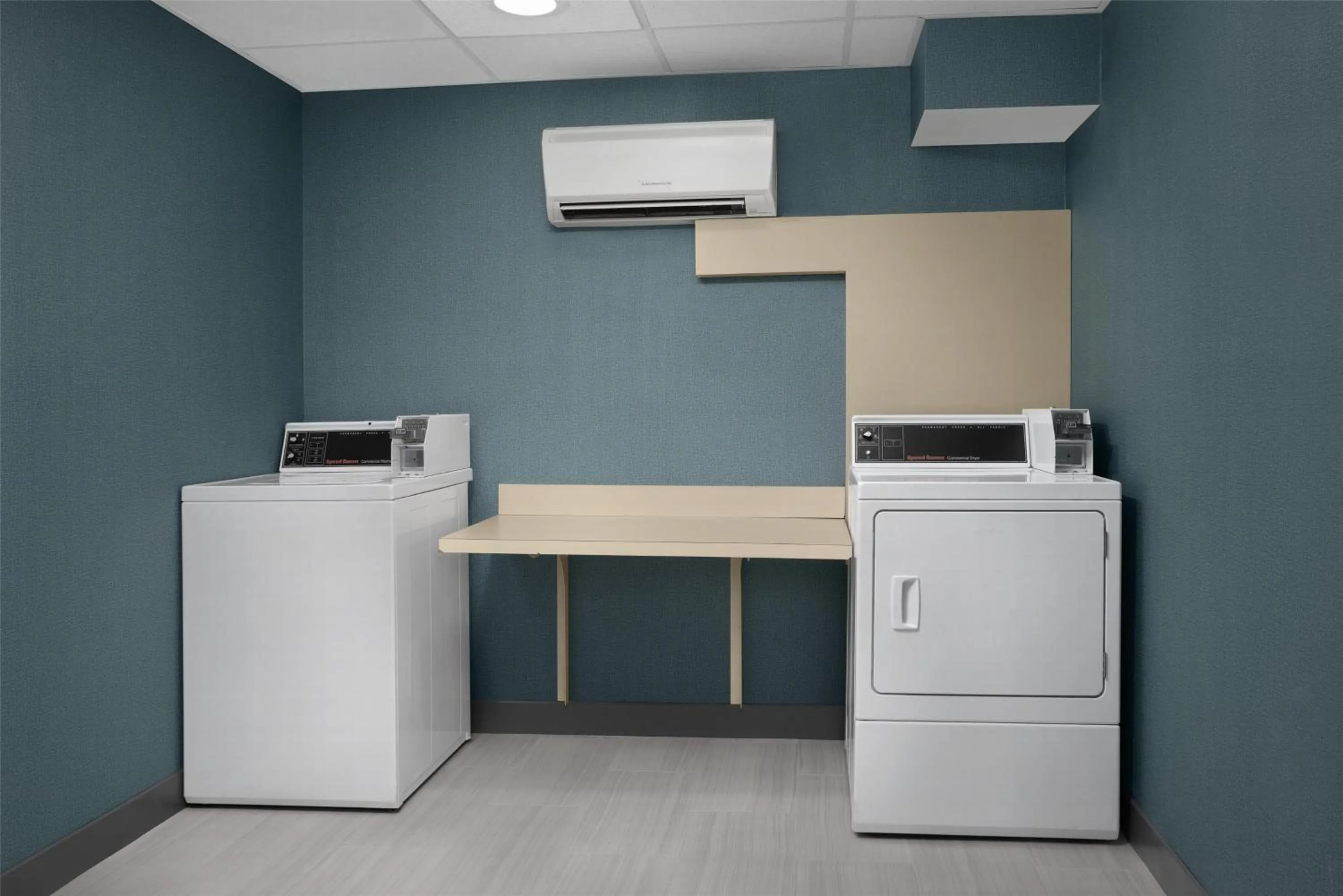 laundry in Hilton Garden Inn Atlanta West/Lithia Springs